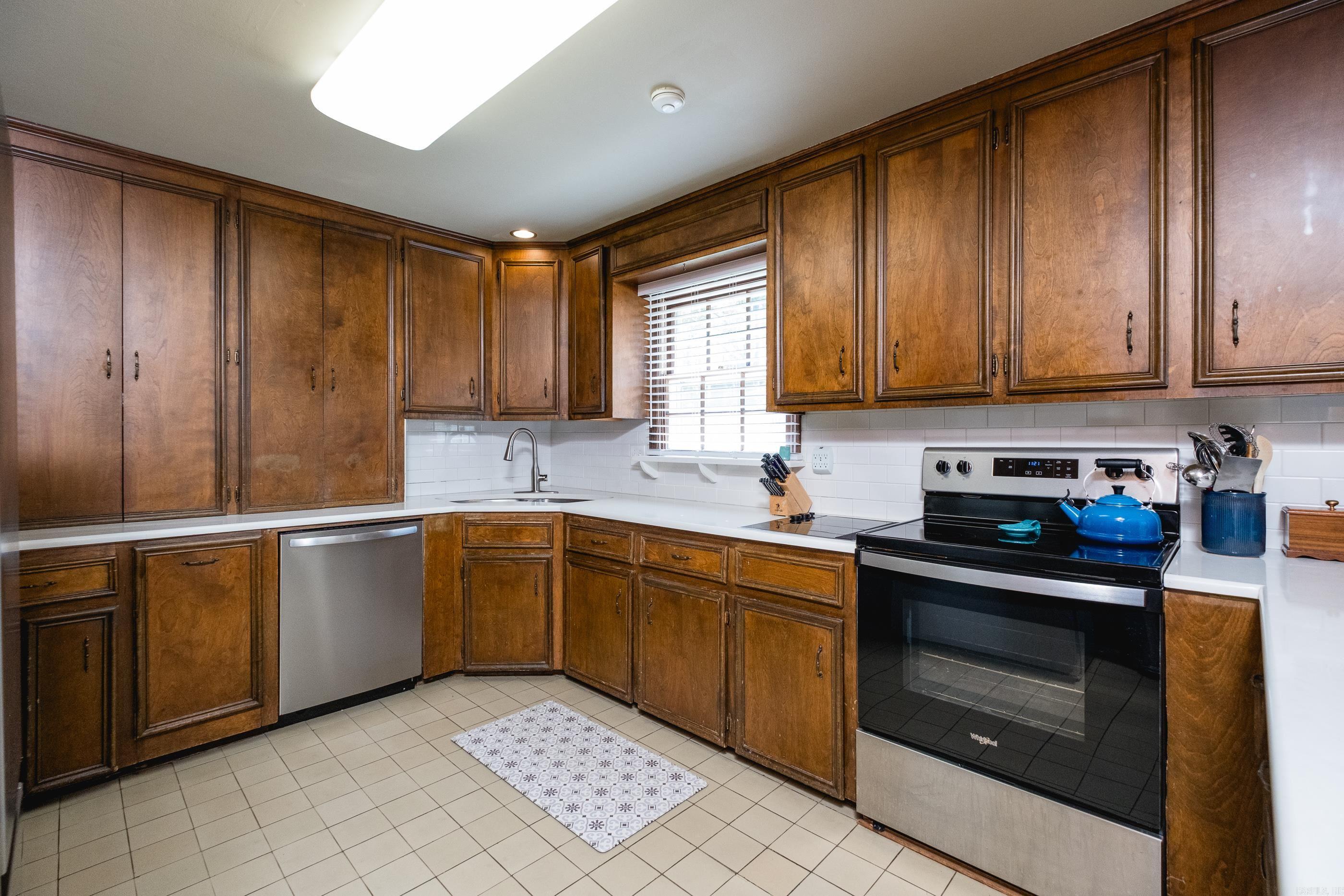 HALL COVE - Residential