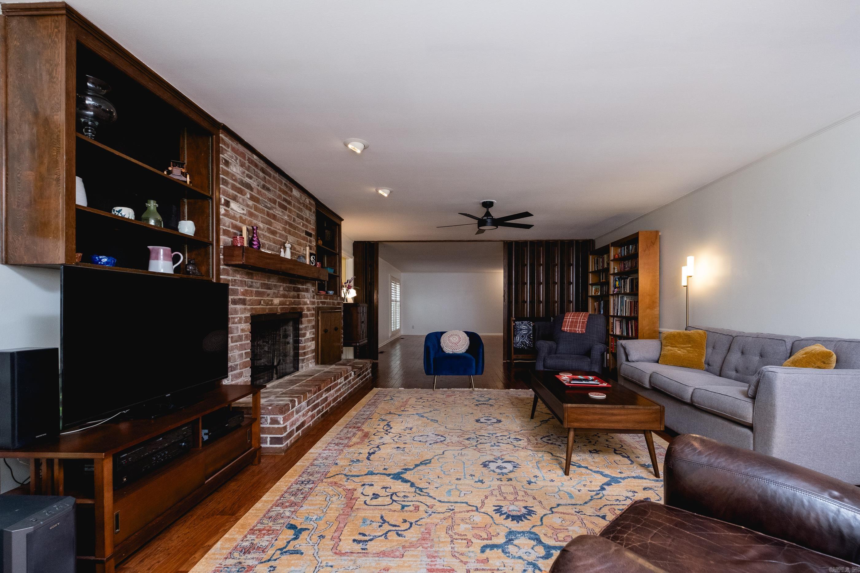 HALL COVE - Residential