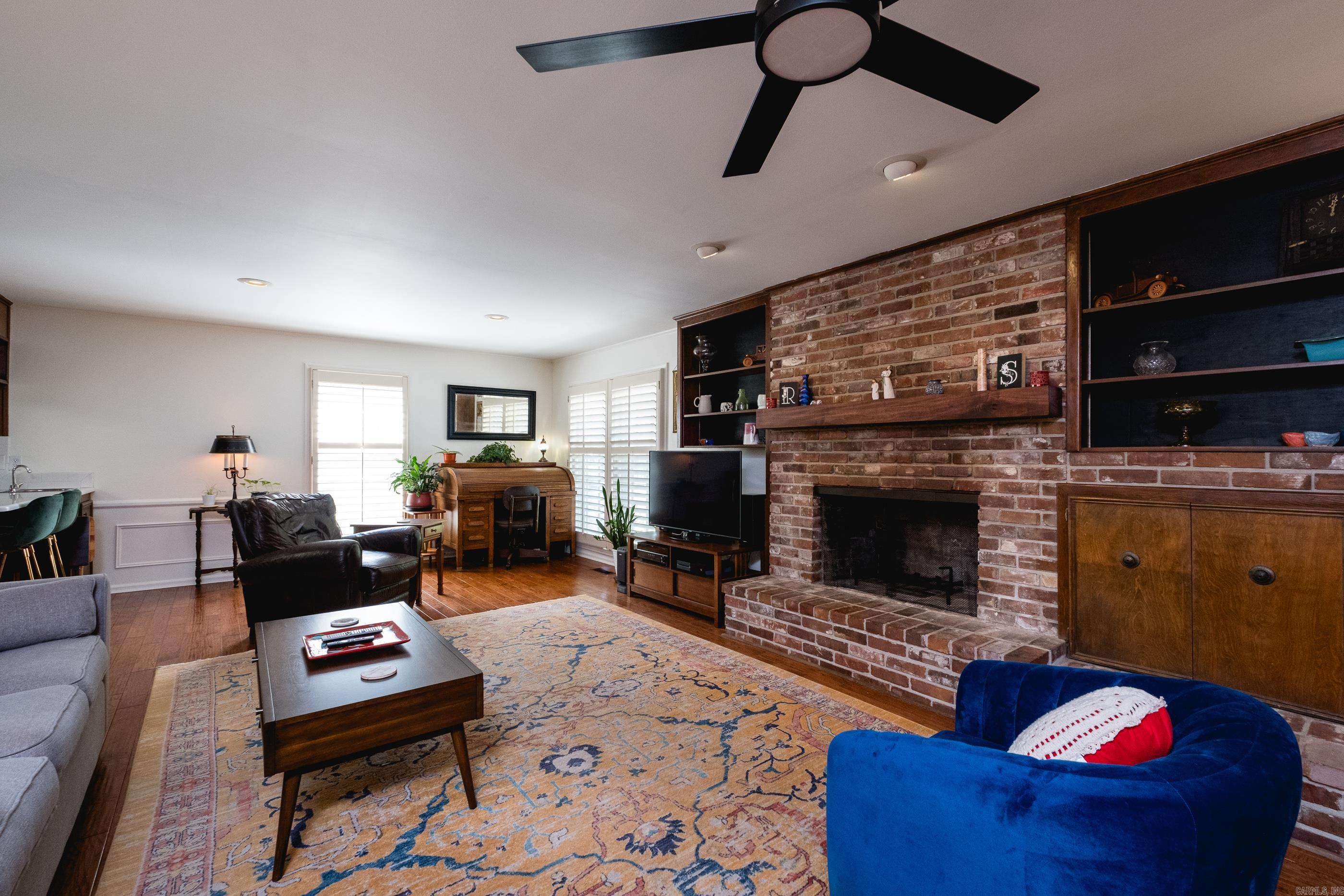 HALL COVE - Residential