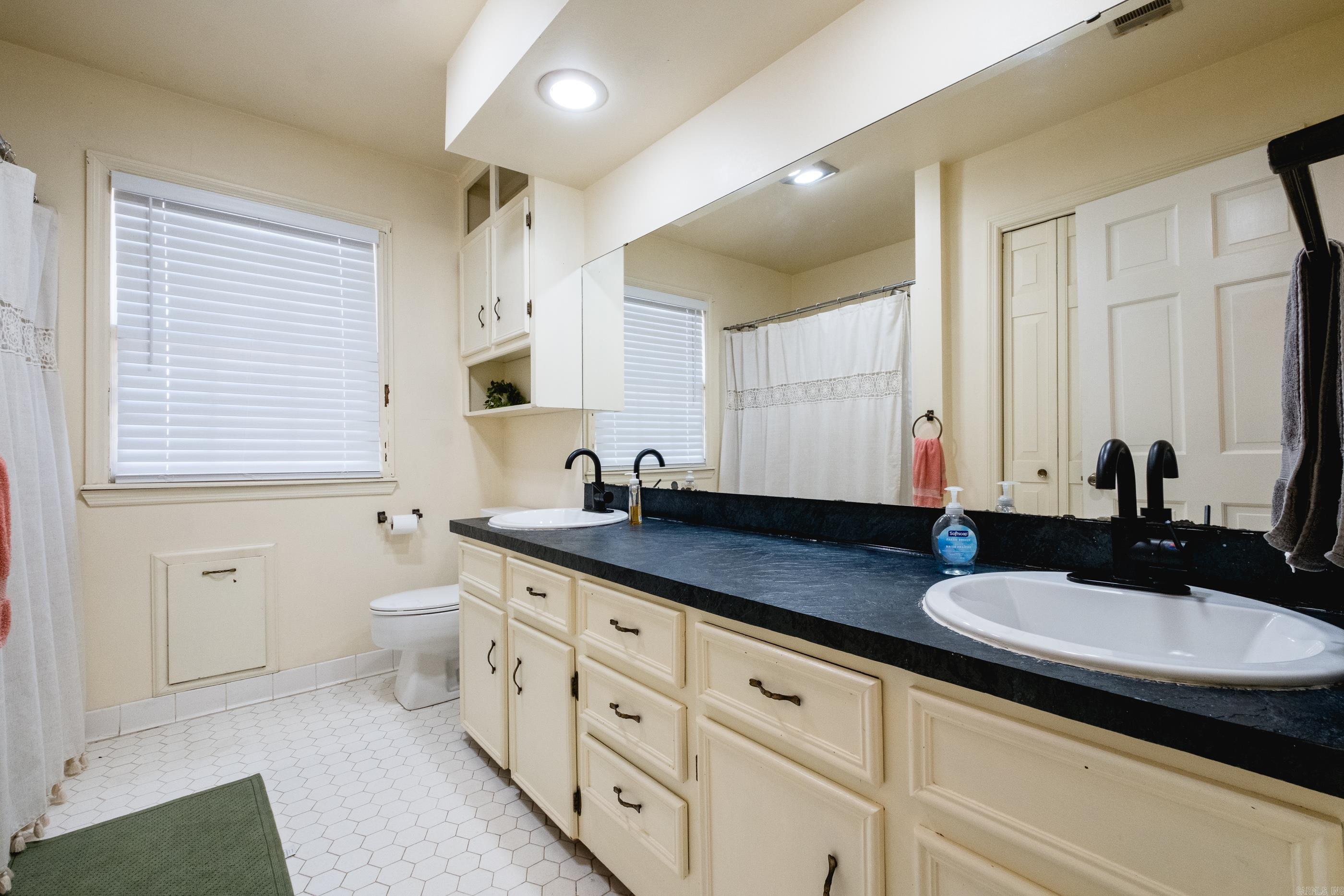 HALL COVE - Residential