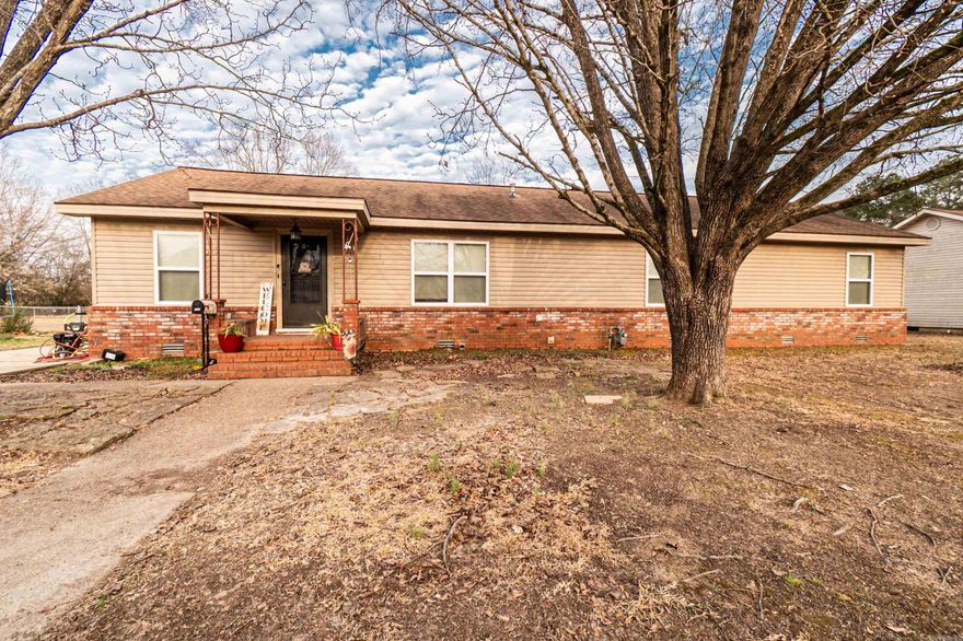 Well-maintained 3 bedroom, 2 bath ranch-style home located in the desirable East Camden neighborhood within the Harmony Grove School District. This single-level home offers a functional layout with a spacious living area, dedicated dining space, and a comfortable kitchen with ample cabinet storage.  Both bathrooms are well-appointed and conveniently located. Enjoy outdoor living with a sizable backyard perfect for entertaining, pets, or relaxing evenings.   Conveniently located near schools, local industry, and everyday amenities. This property offers comfort, practicality, and a great location.   Schedule your showing today.