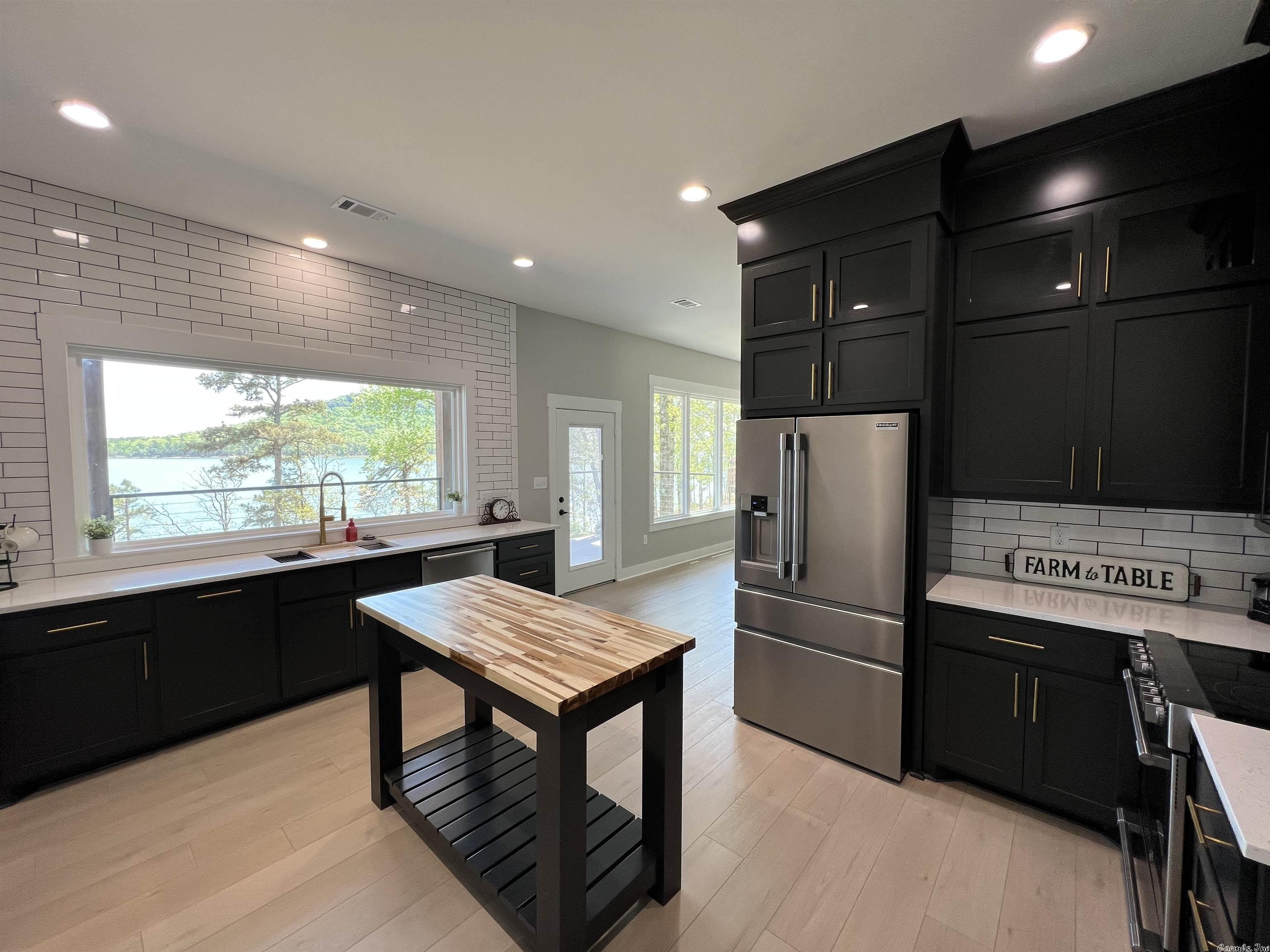 INDIAN HILLS - Residential