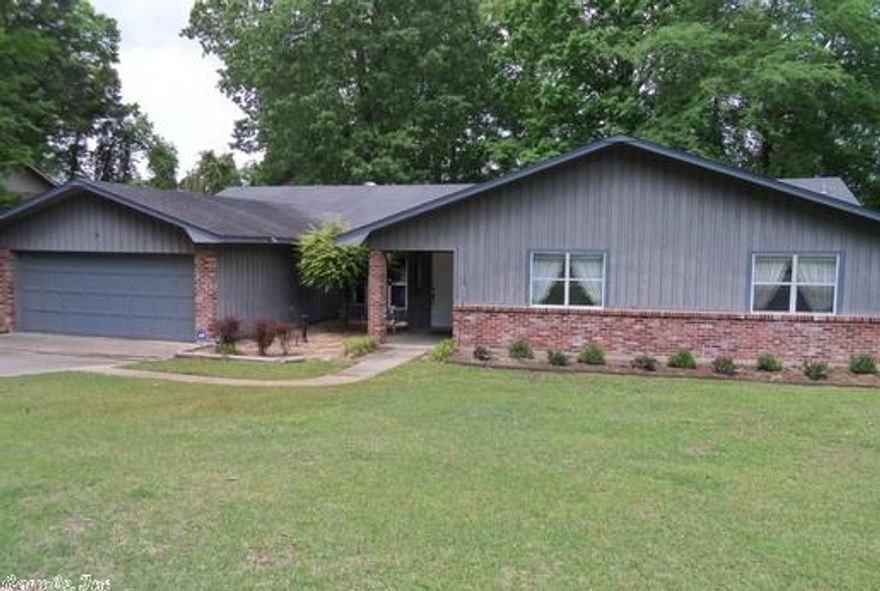 This is a wonderful home with three bedrooms, office and two and a half bathrooms offering 2,602 square feet of heated and cooled living area. The home has a formal living room with a brick fireplace and a formal dining room. he home has an open floor plan with the family room open to the breakfast and kitchen area. The home has a covered patio and a privacy fence in be back yard as well as a new roof. The home is located in a very nice and safe subdivision great for raising a family.