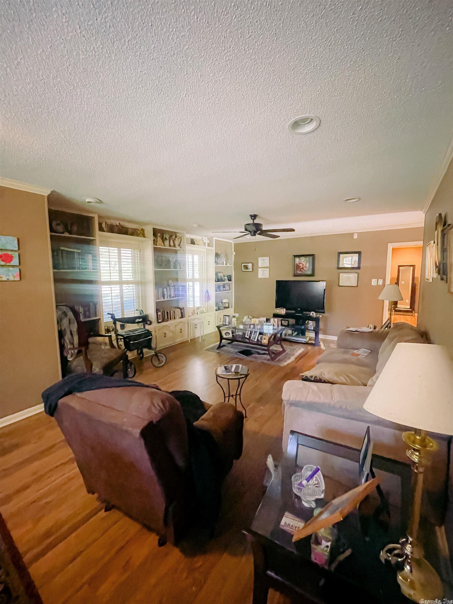 INDIAN HILLS - Residential