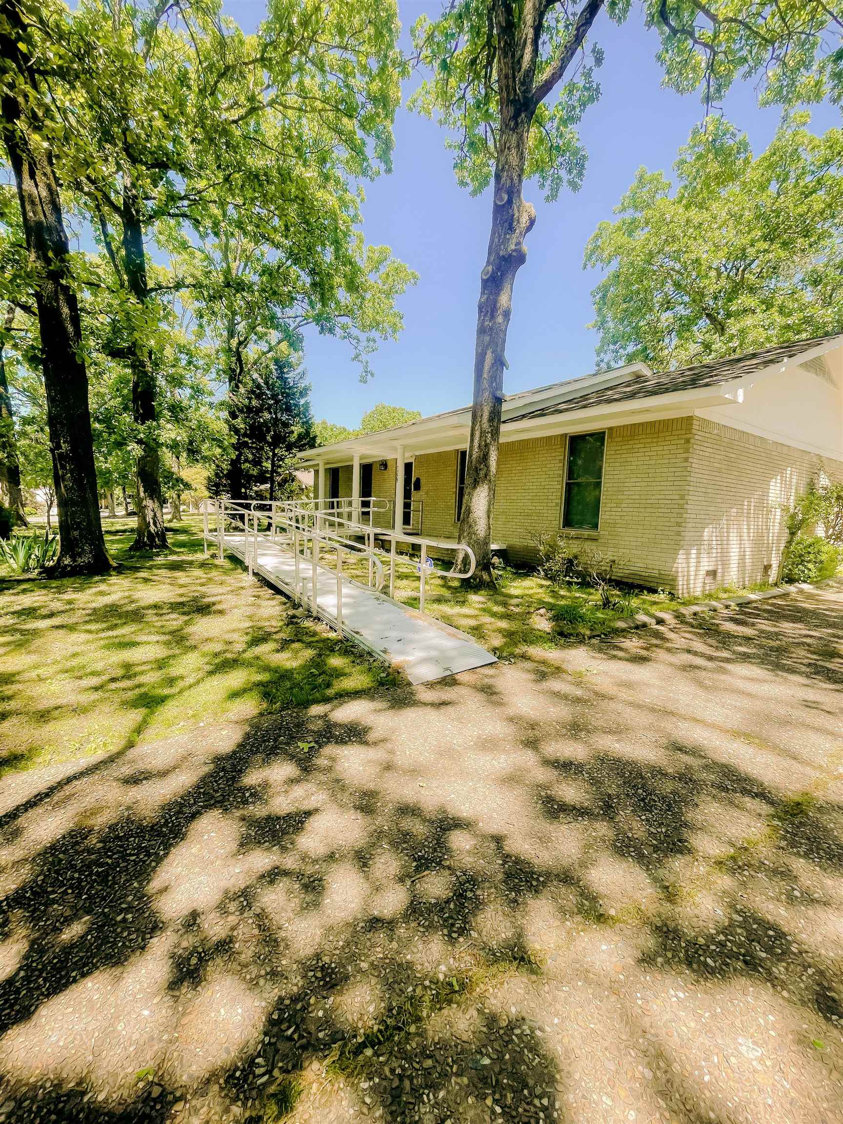 INDIAN HILLS - Residential