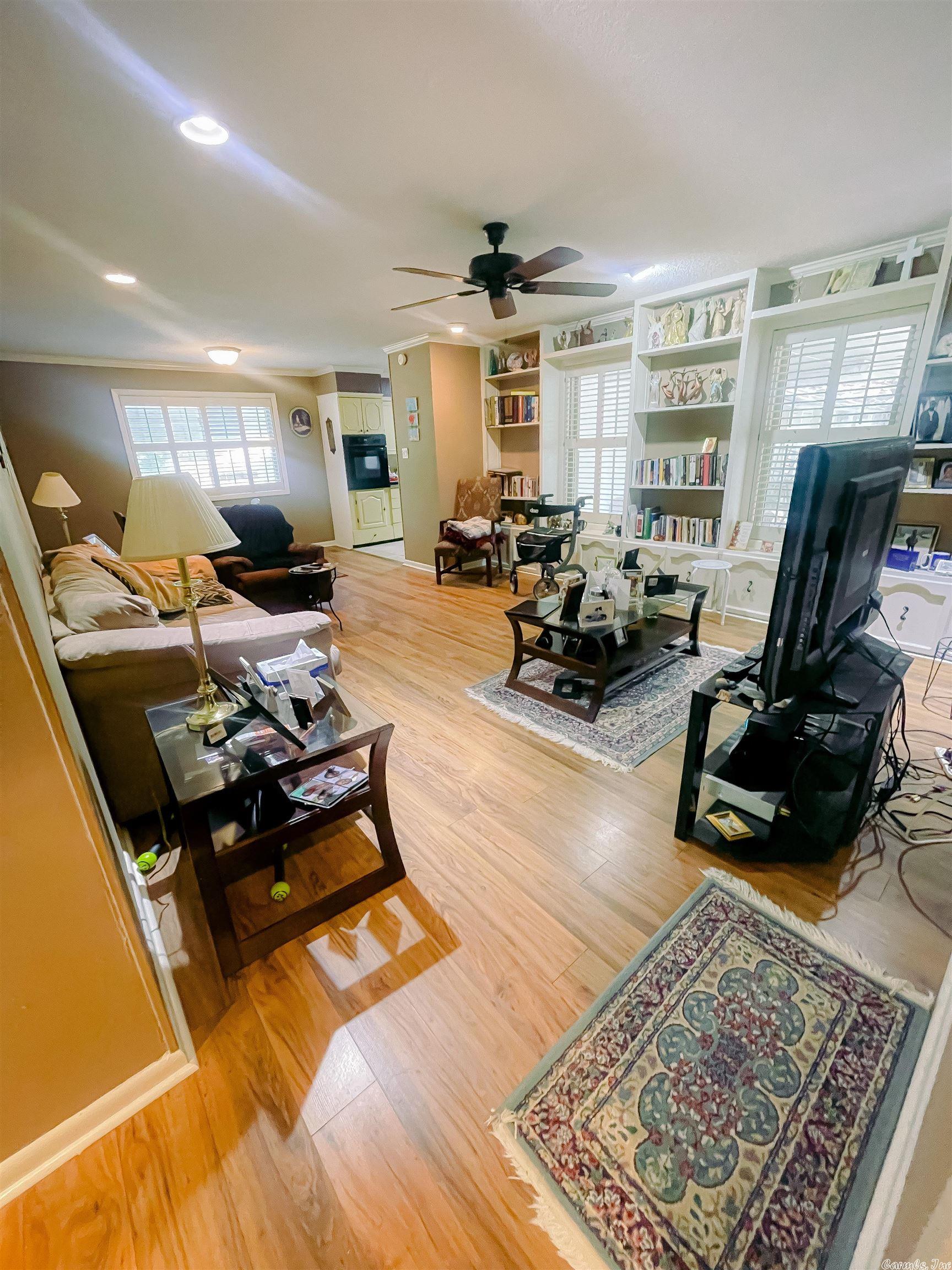 INDIAN HILLS - Residential