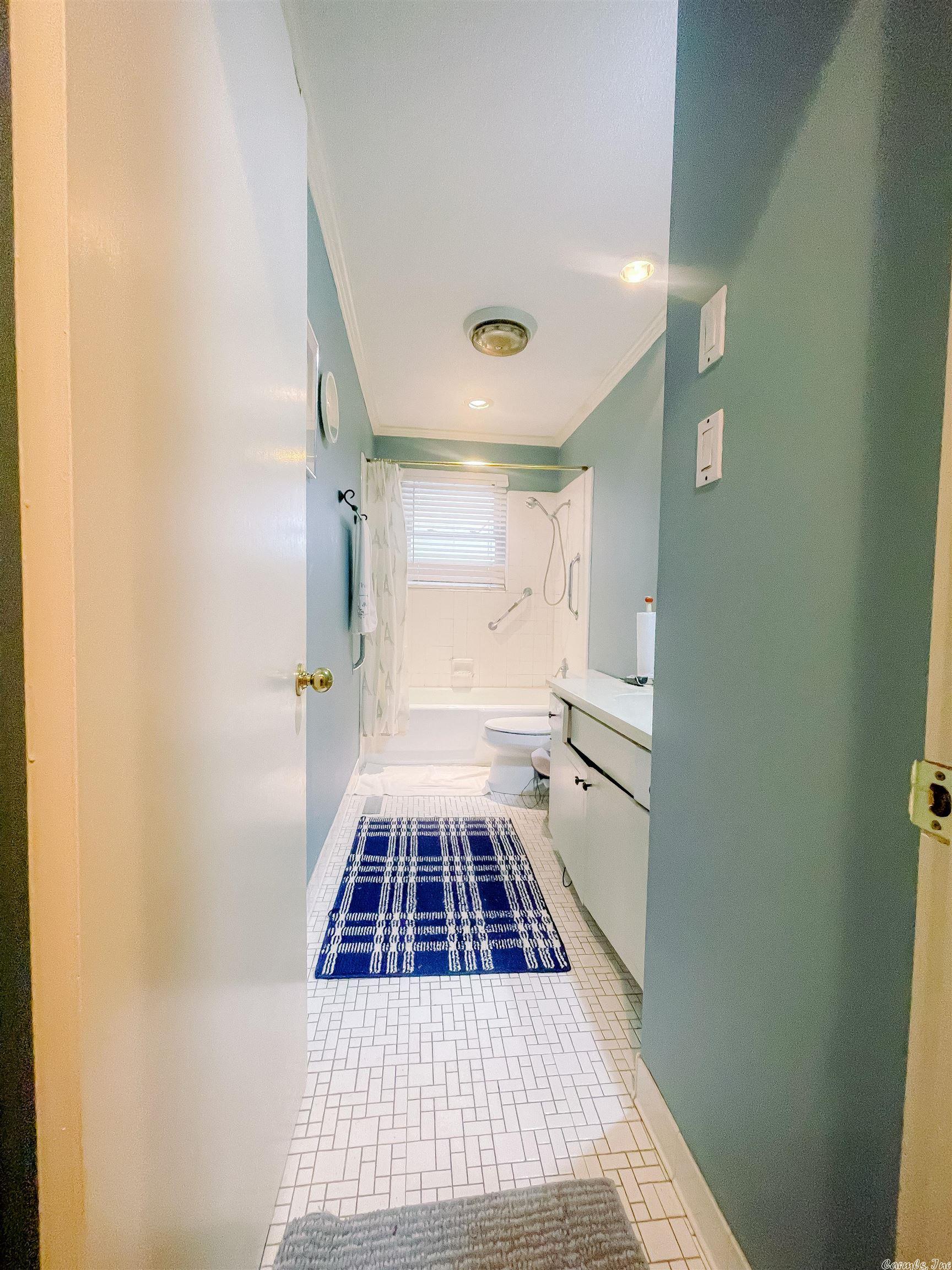 INDIAN HILLS - Residential