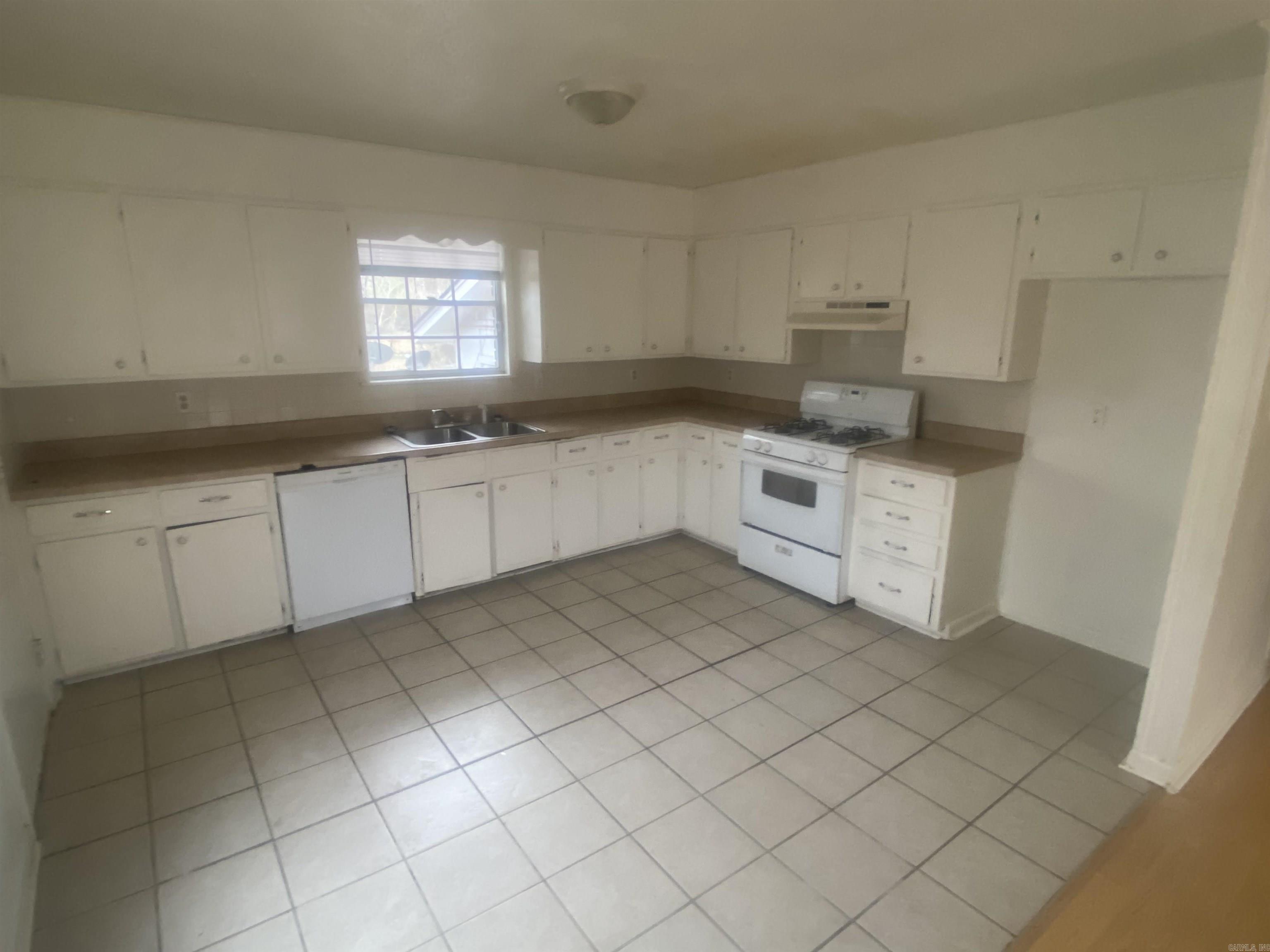 Royal Manor - Residential Income