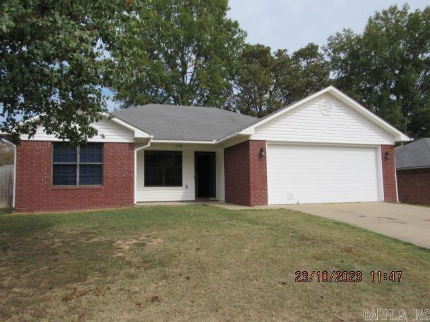 Price Improvement!!!!  Well-maintained 3-bedroom, 2 bath home in Southern Hills! You will love the split floor plan, spacious family room, 2-inch blinds throughout, all kitchen appliances including refrigerator, separate laundry room with hook-ups, 2-car garage, fully fenced yard with oversized deck, and more! Available Now. No Pets Allowed! ***PLEASE NOTE WE DO NOT ADVERTISE ON CRAIGSLIST OR FACEBOOK MARKETPLACE. ANY LISTING OF OURS SEEN IS A SCAM!!!***