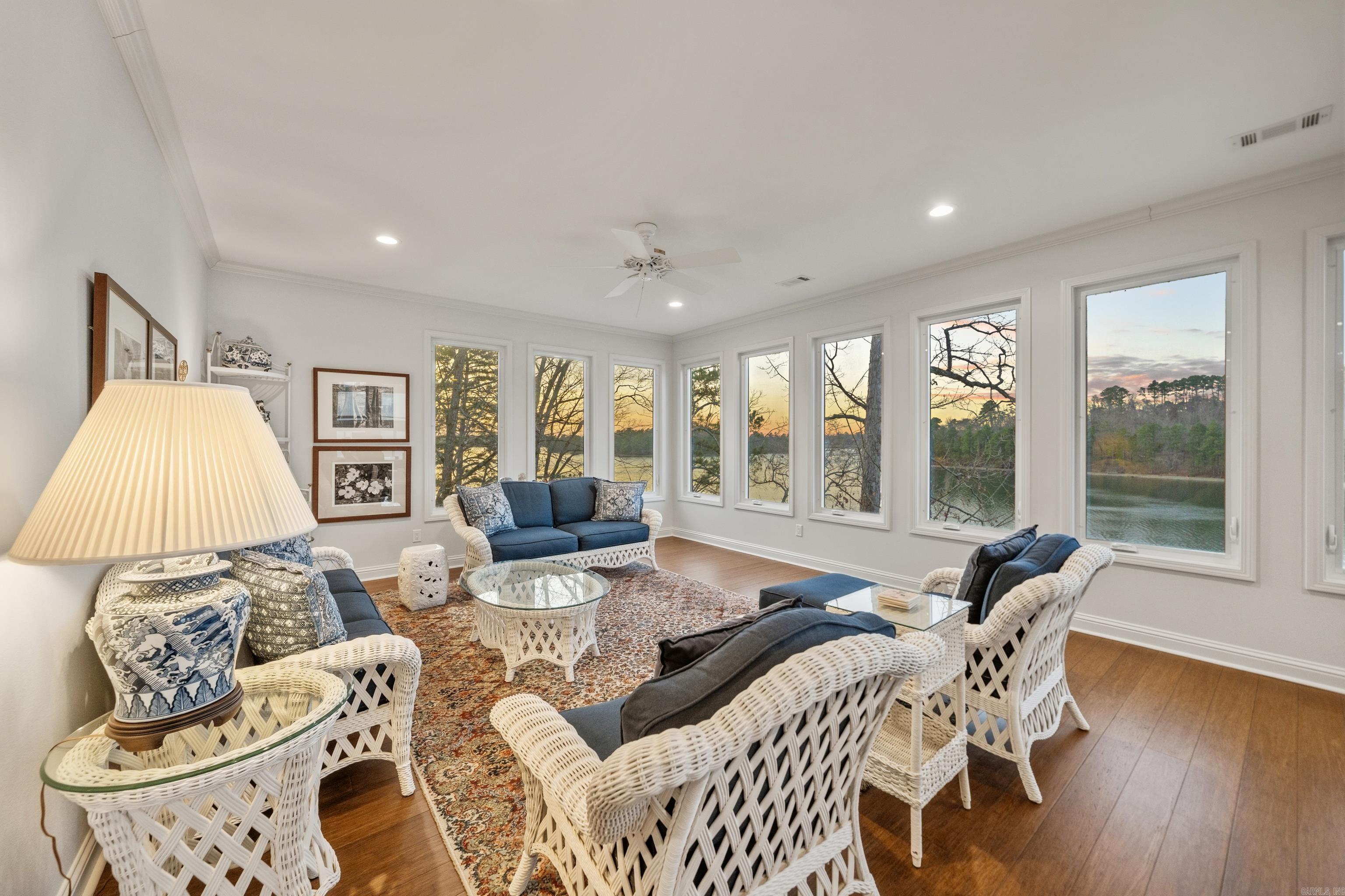 LONG POINT - Residential