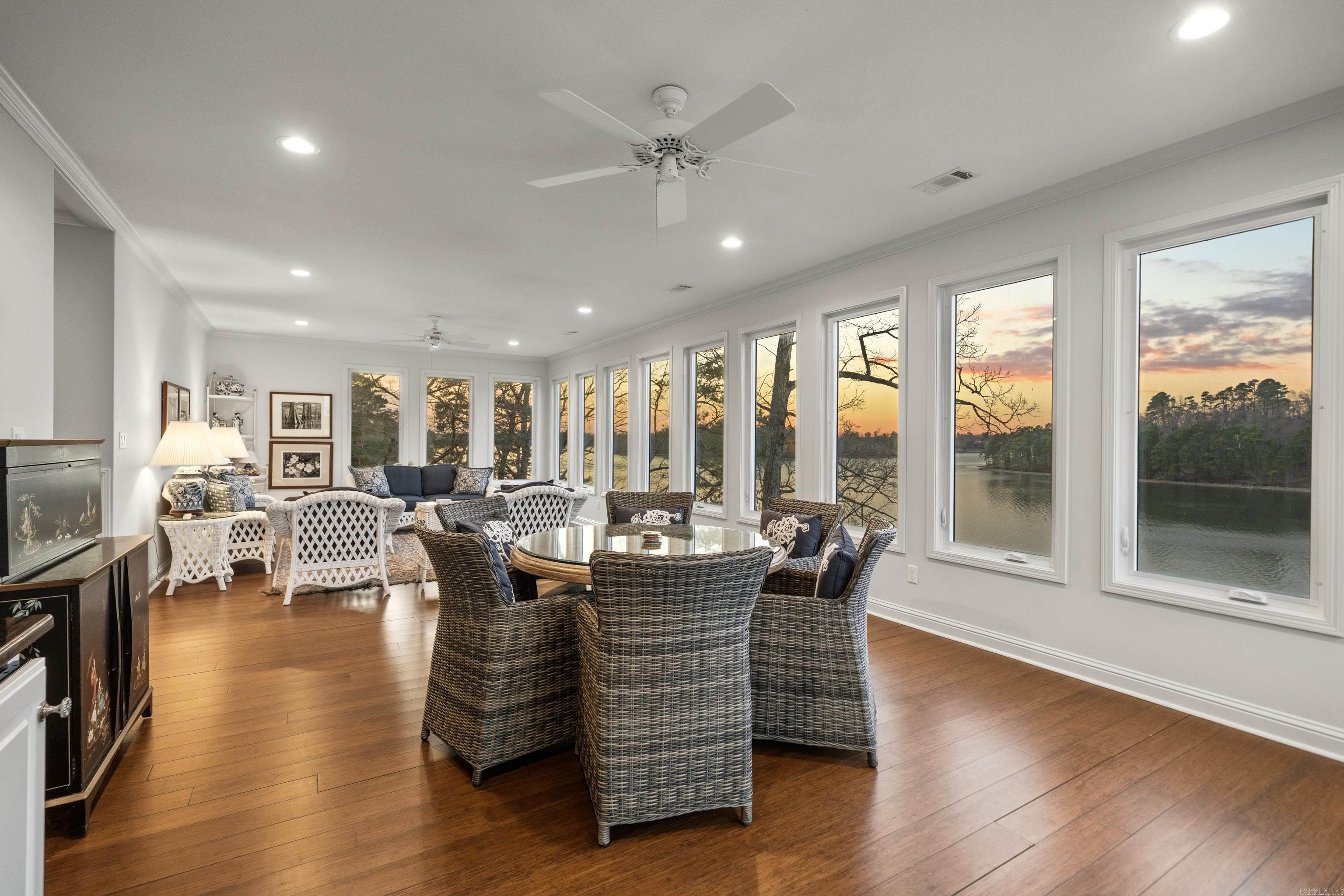 LONG POINT - Residential