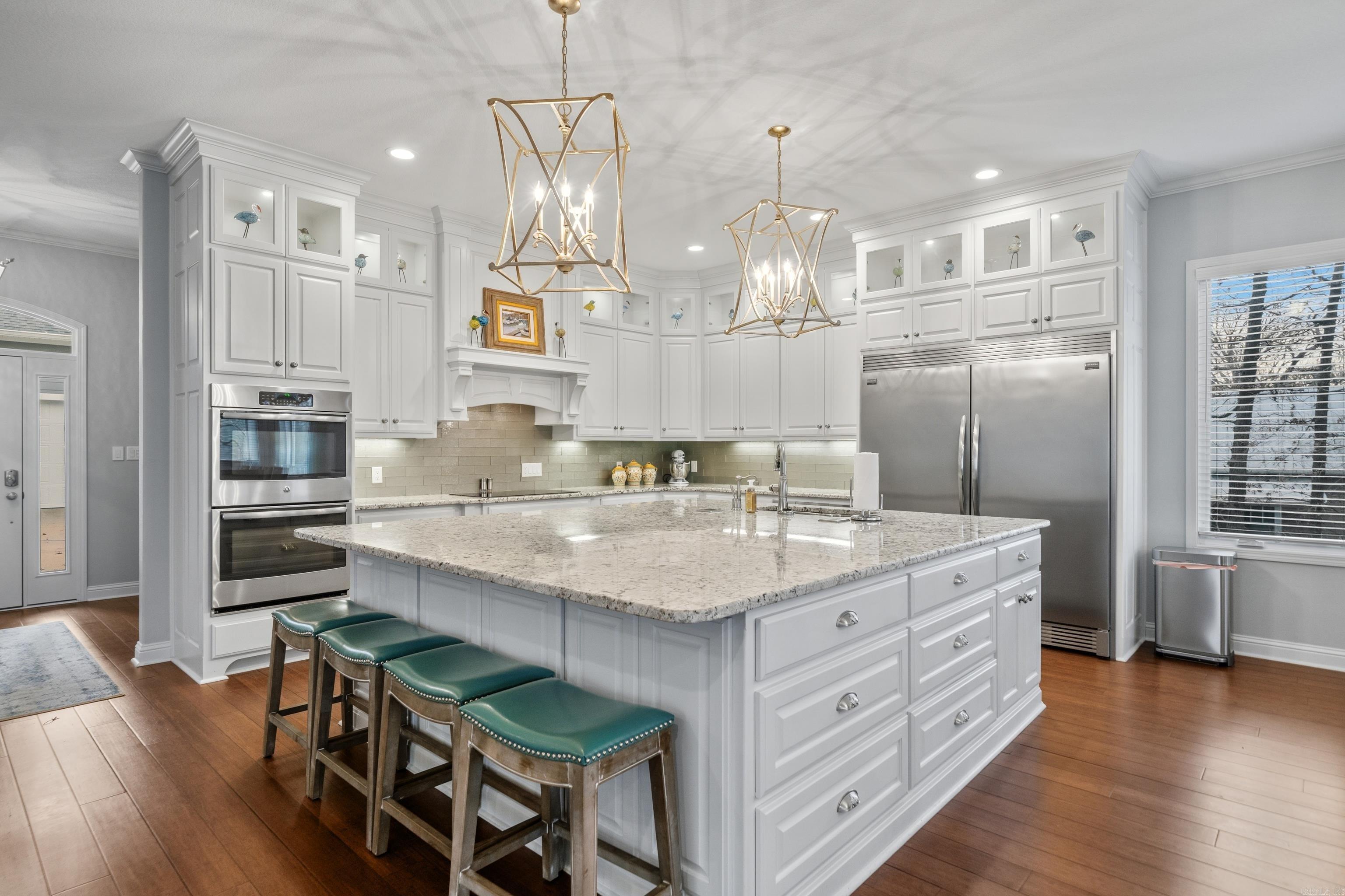 LONG POINT - Residential