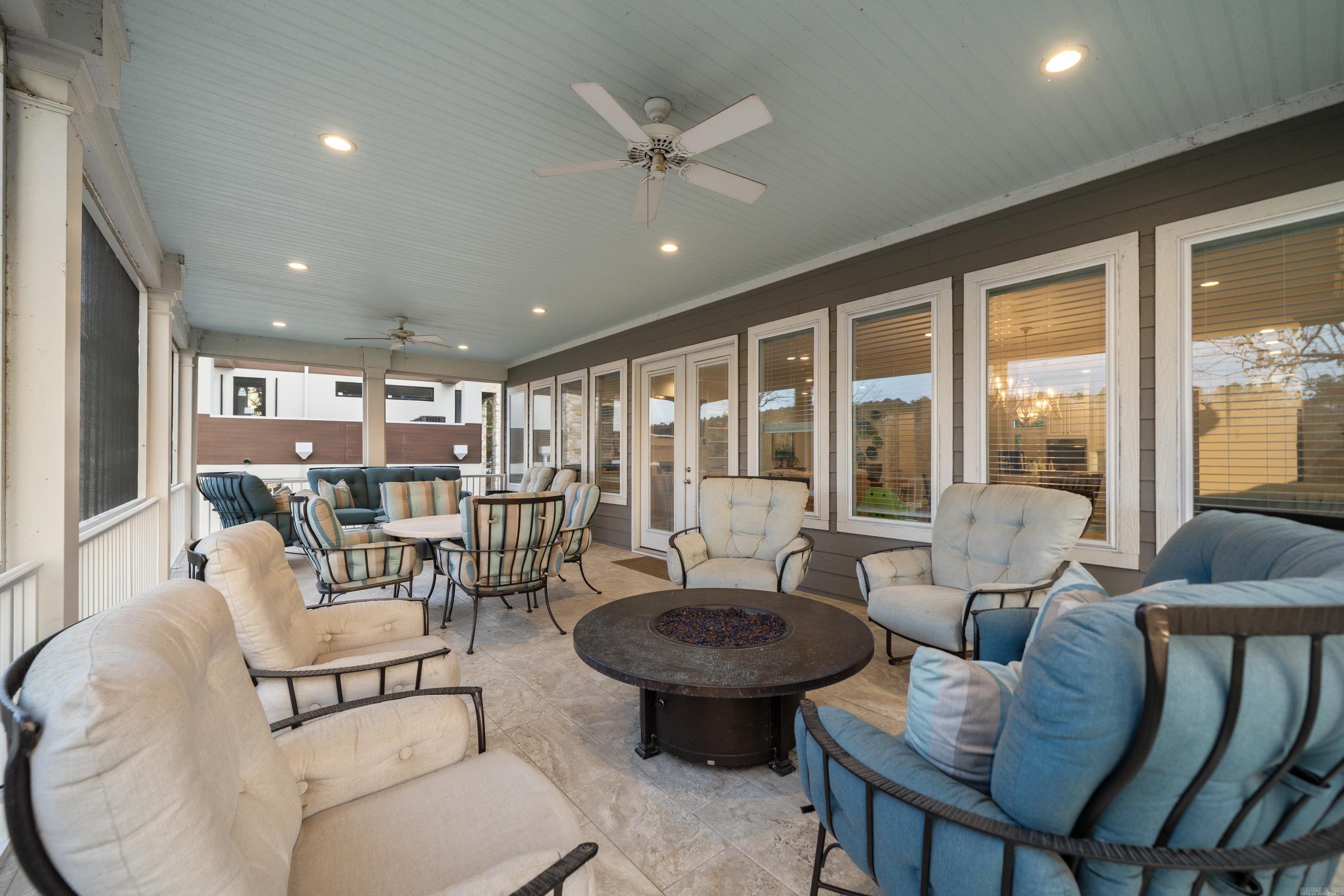 LONG POINT - Residential