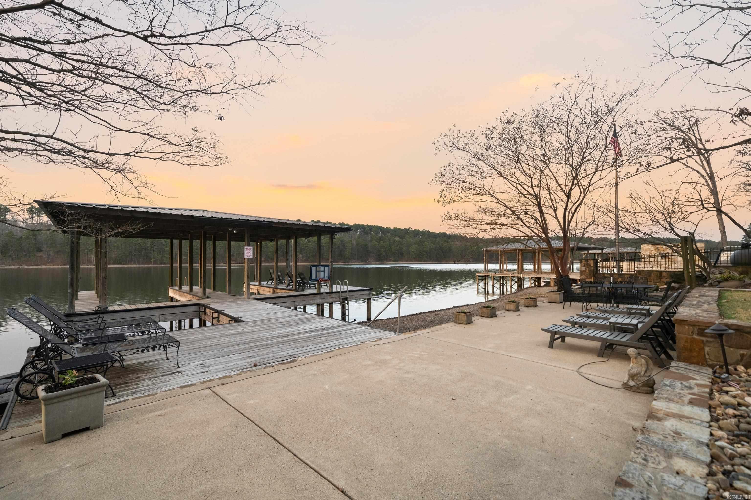 LONG POINT - Residential