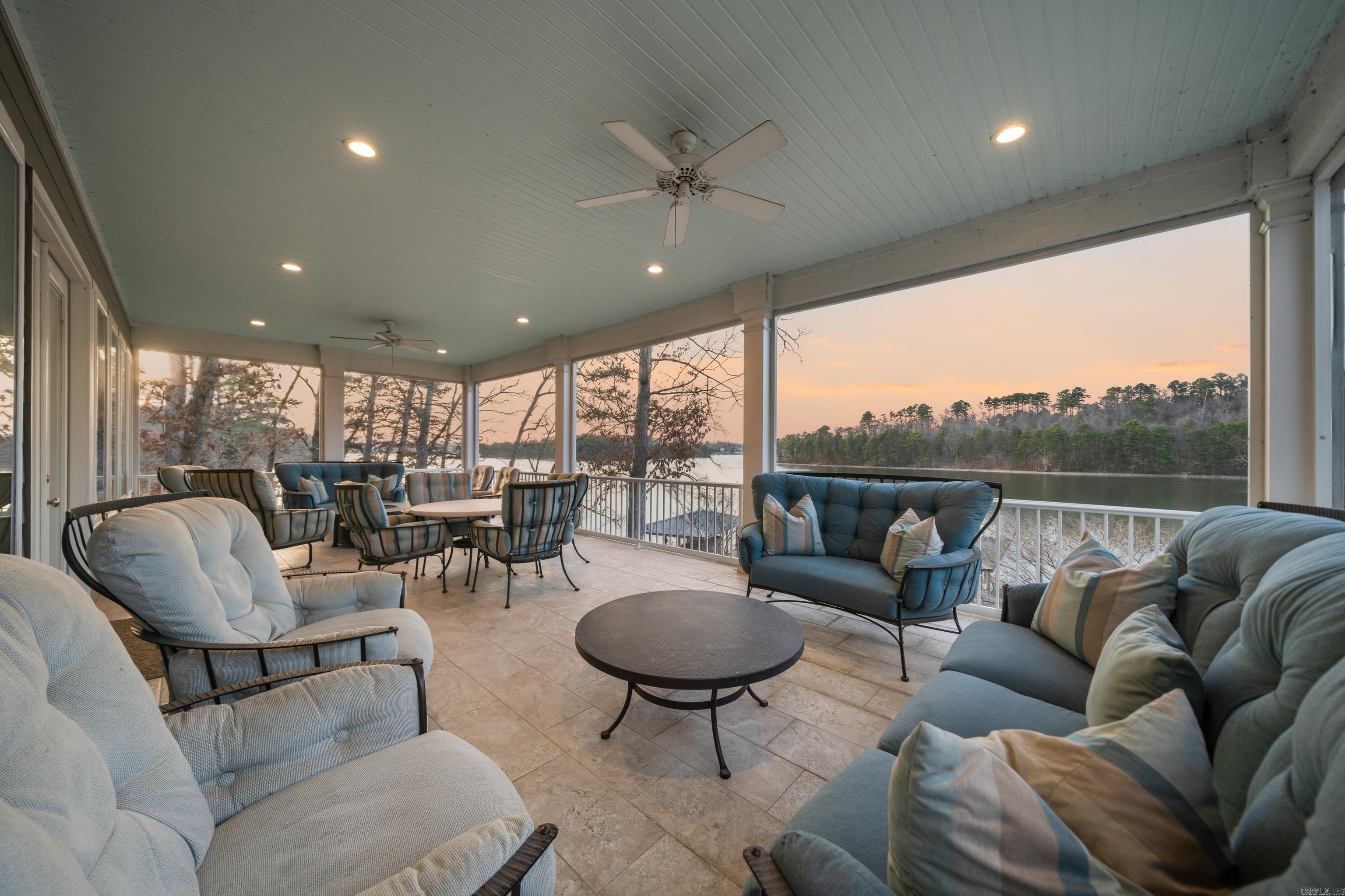 LONG POINT - Residential