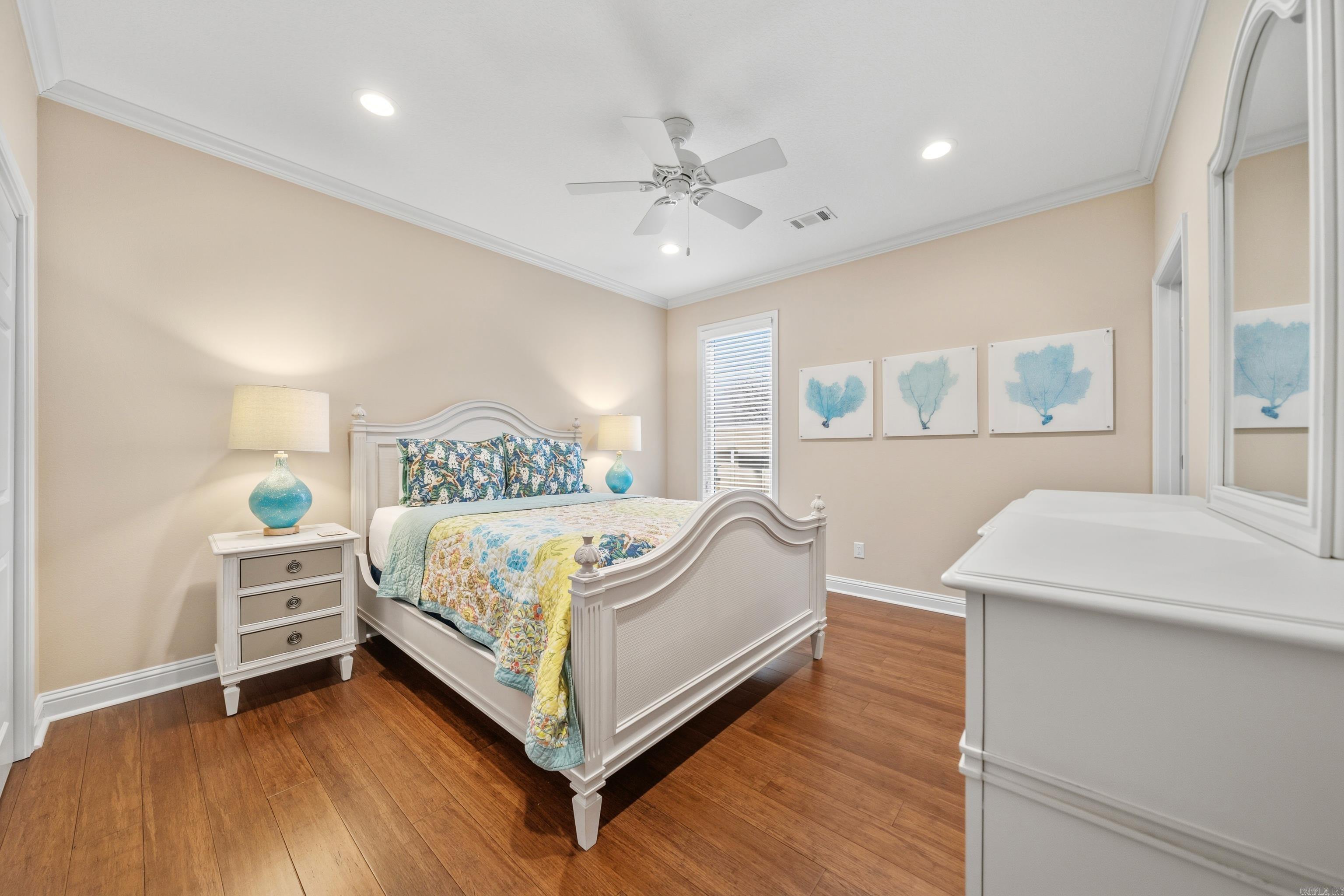 LONG POINT - Residential