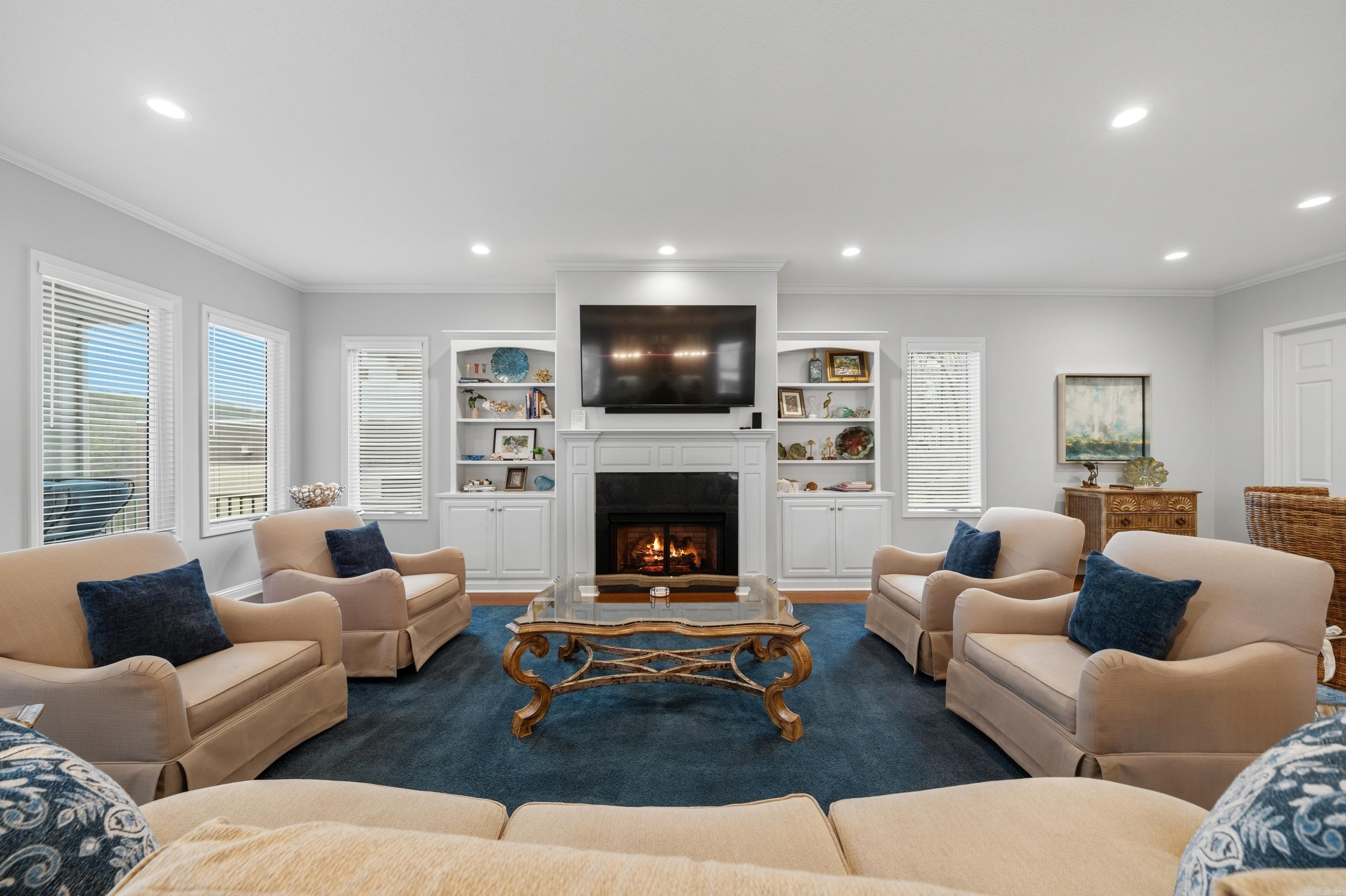 LONG POINT - Residential