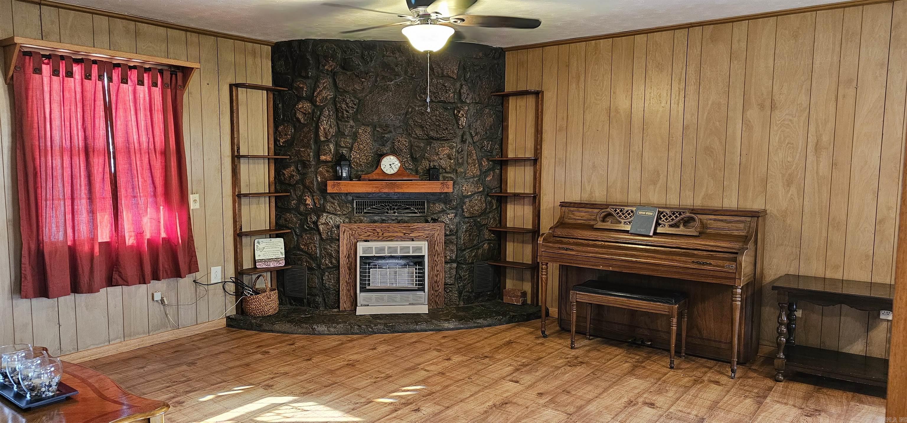 Leslie Original Town - Residential