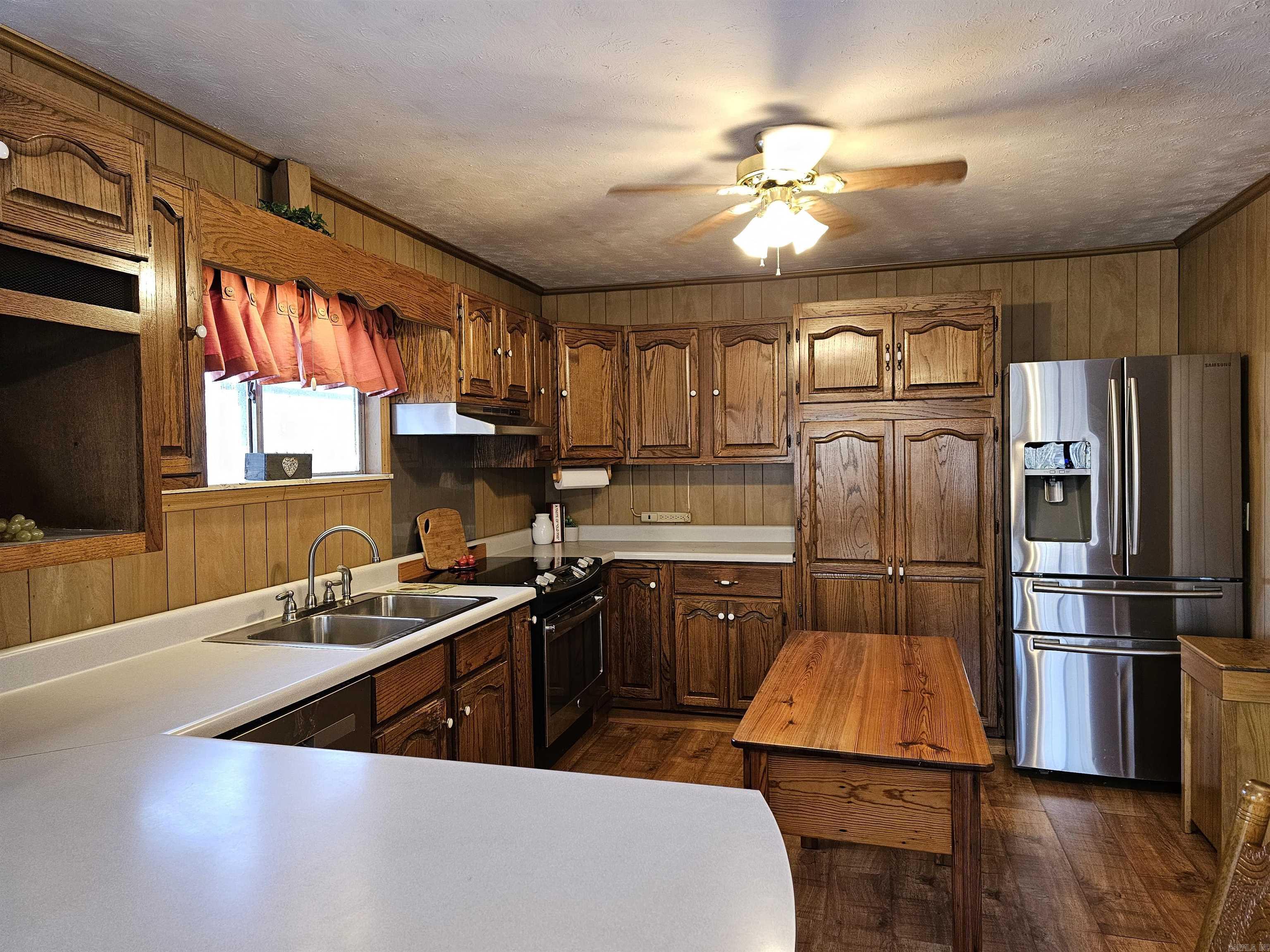 Leslie Original Town - Residential