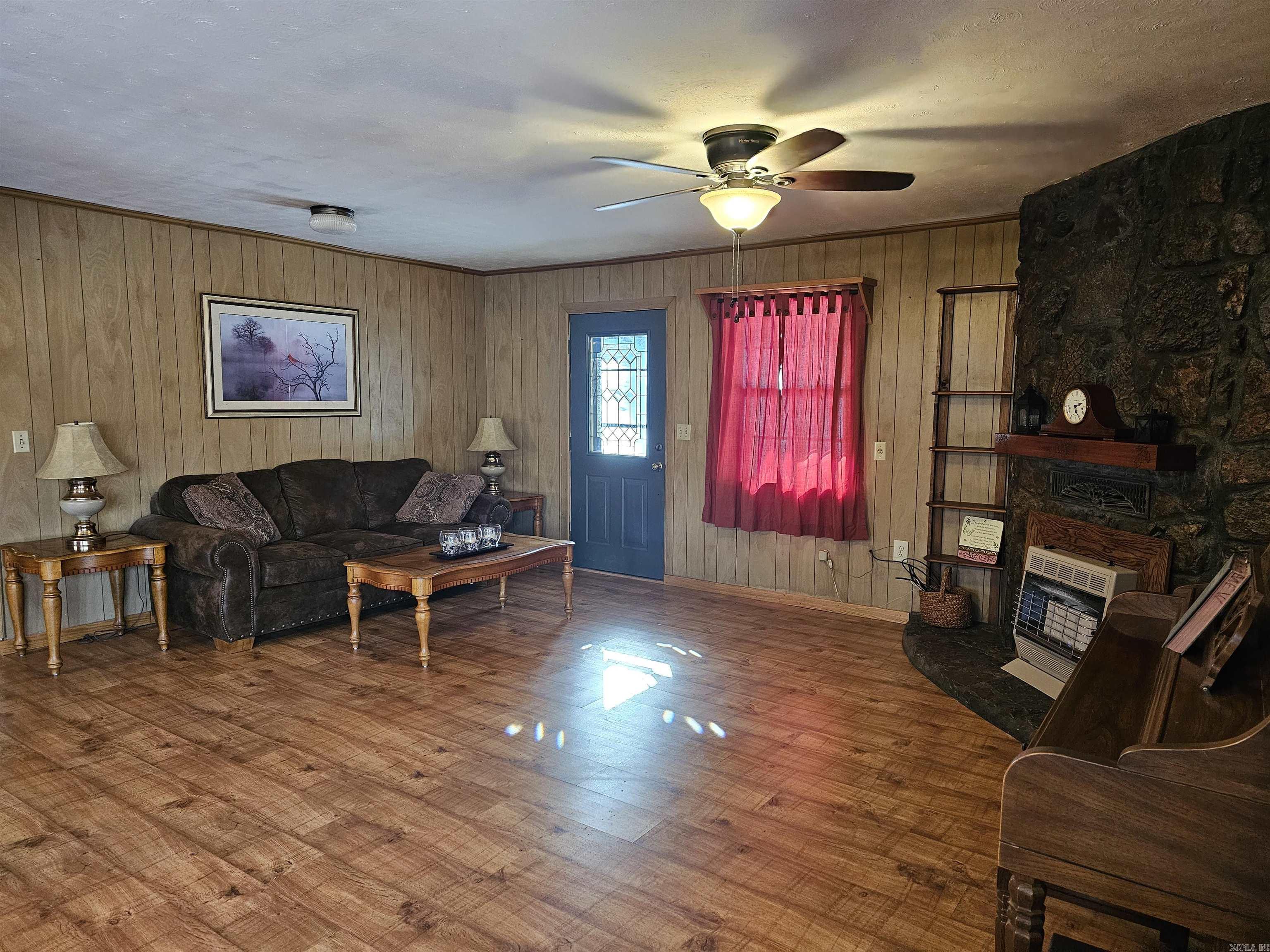 Leslie Original Town - Residential