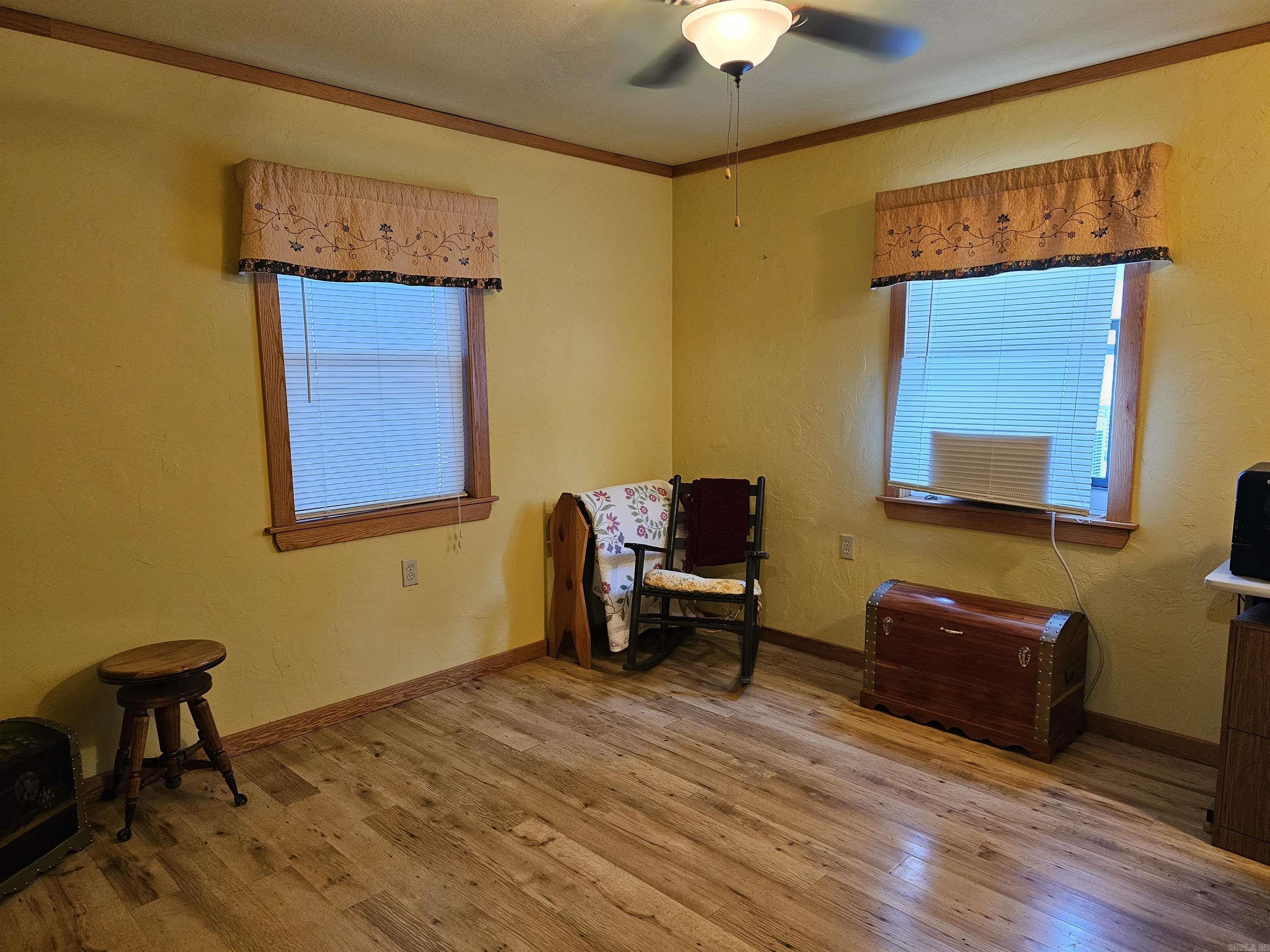 Leslie Original Town - Residential