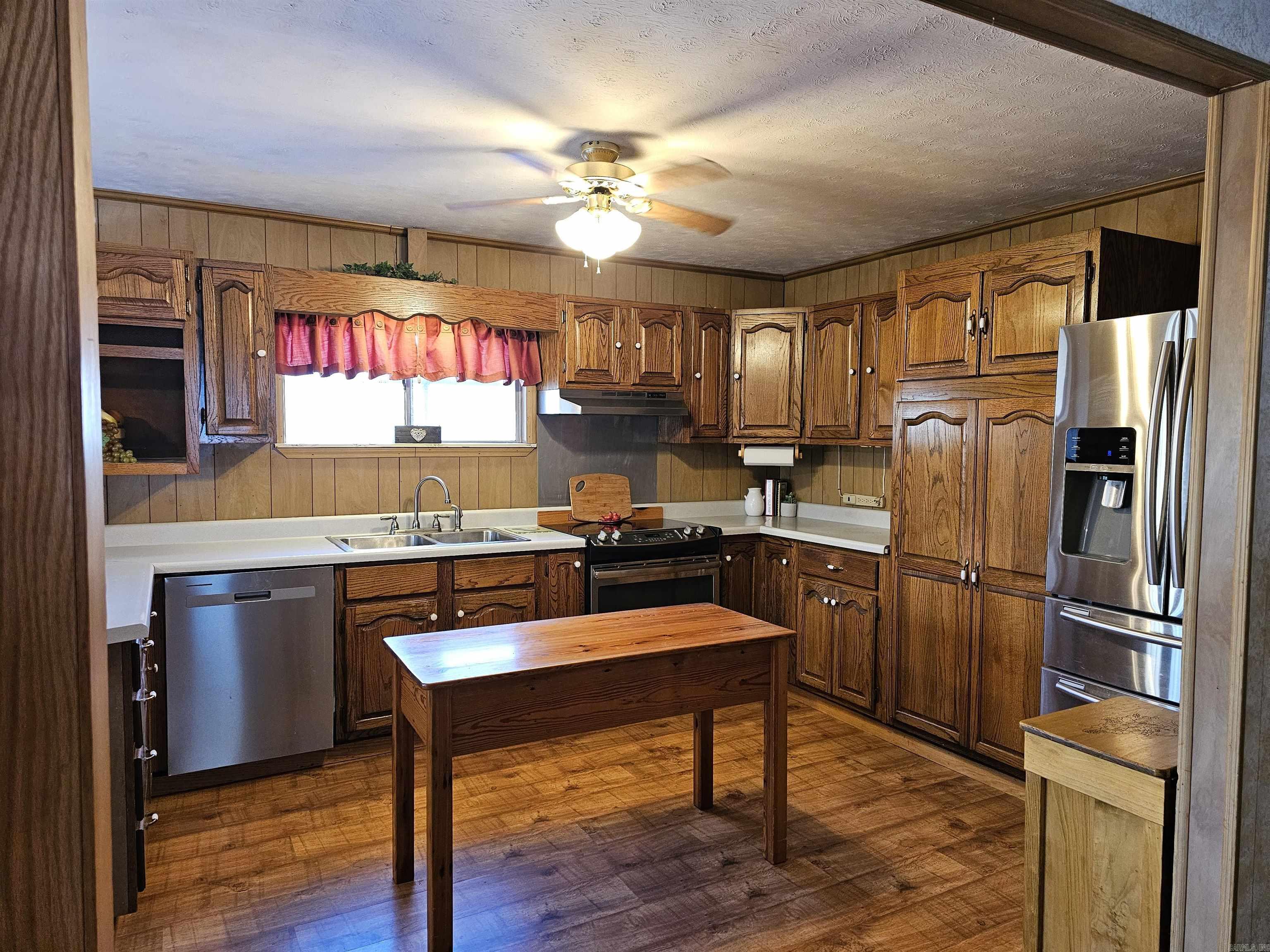 Leslie Original Town - Residential