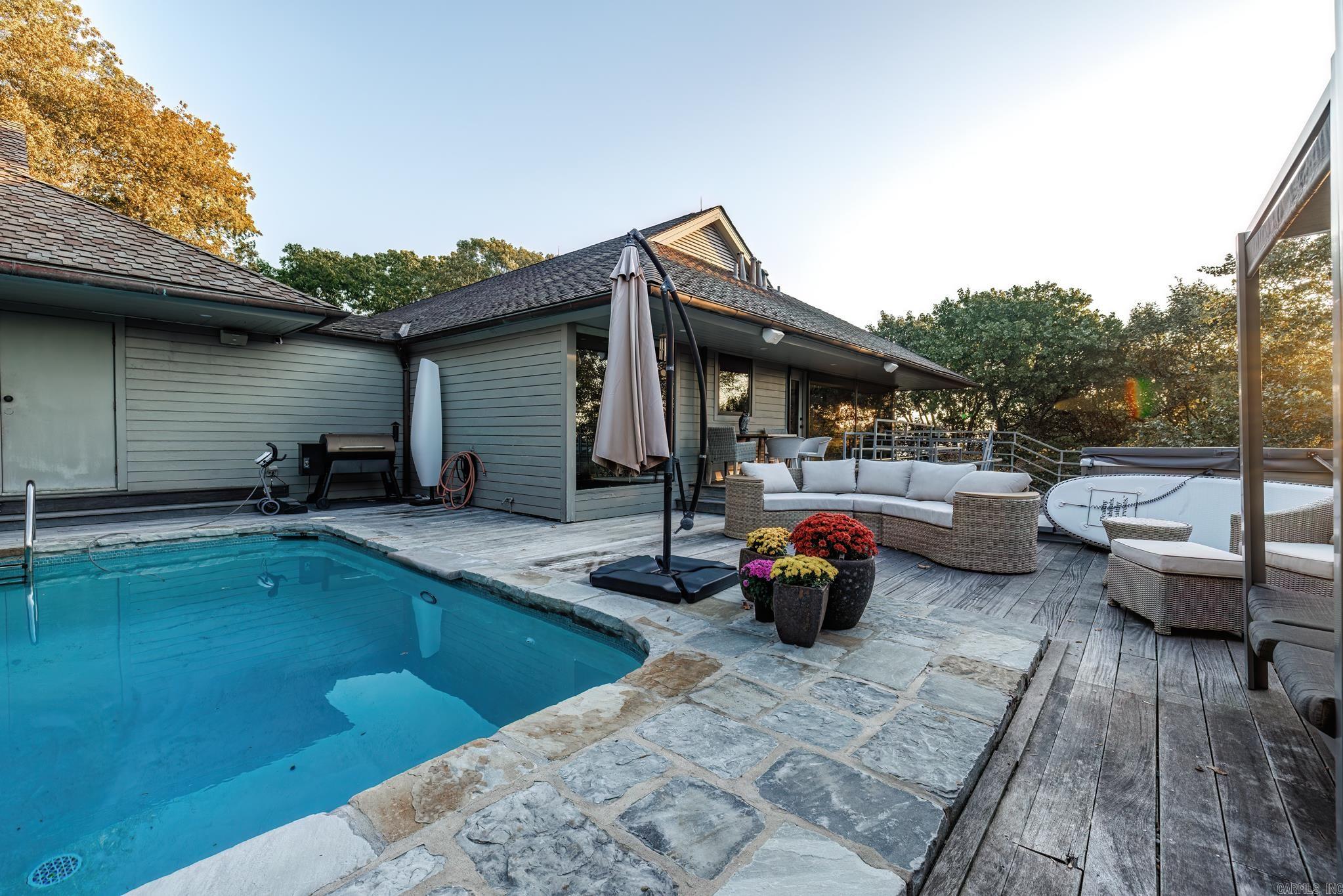 RIVERVIEW POINT - Residential