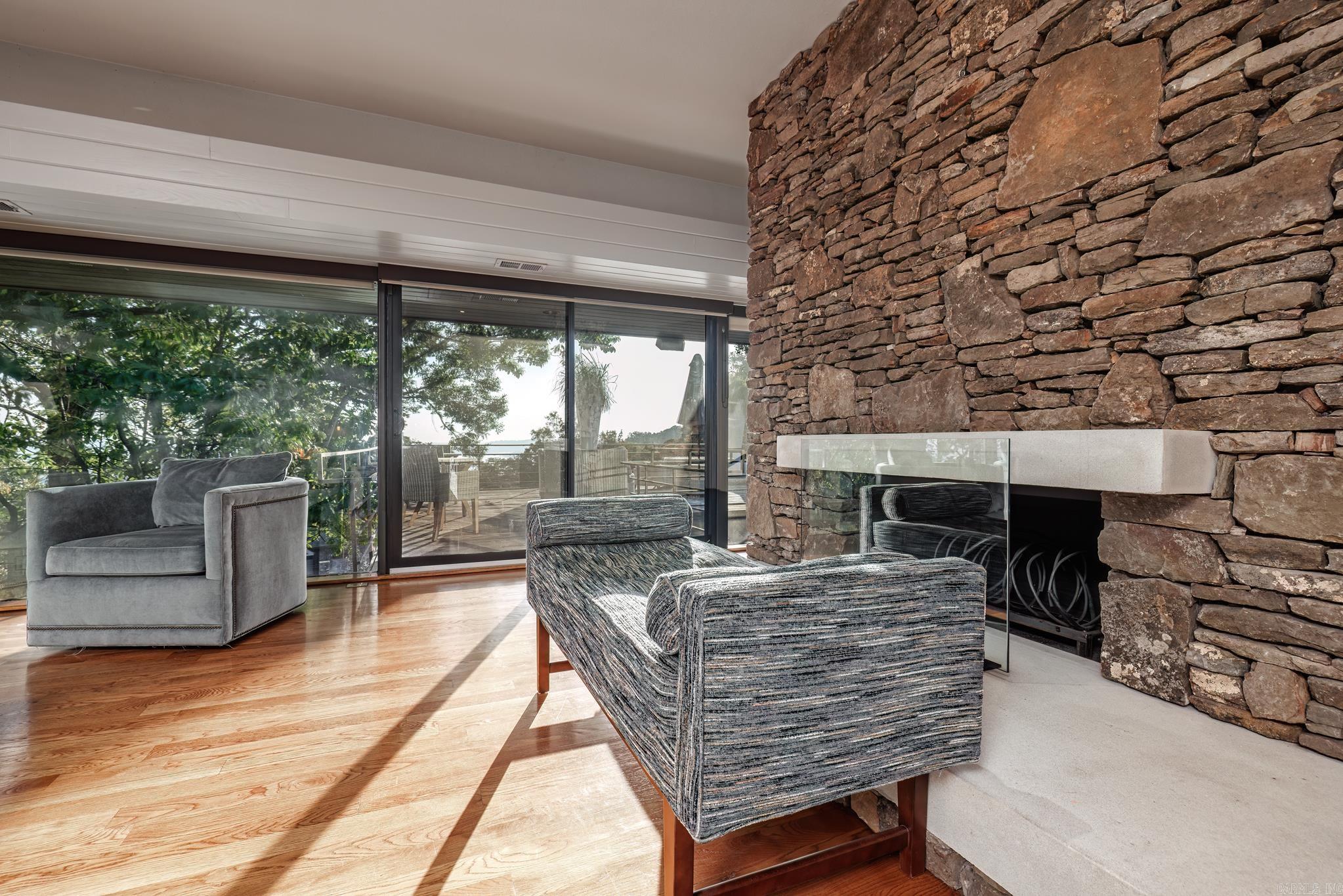 RIVERVIEW POINT - Residential