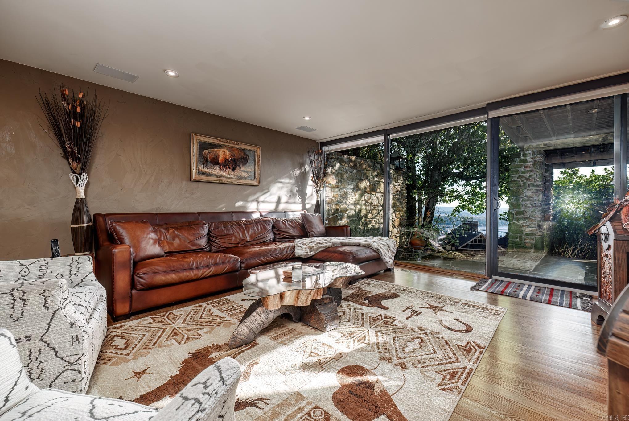 RIVERVIEW POINT - Residential