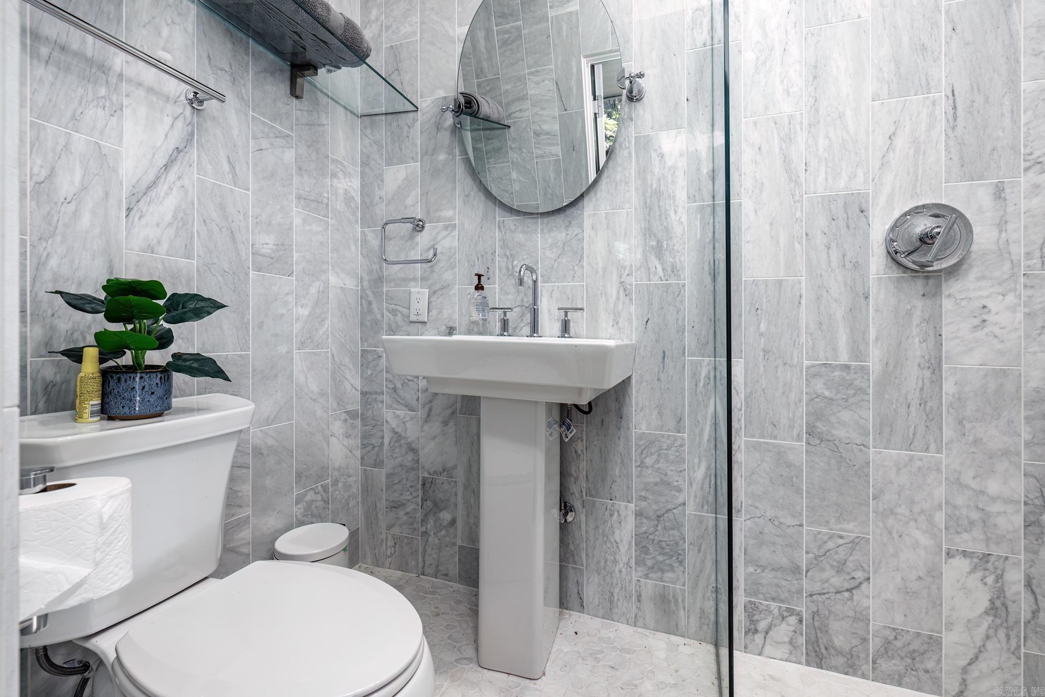 RIVERVIEW POINT - Residential