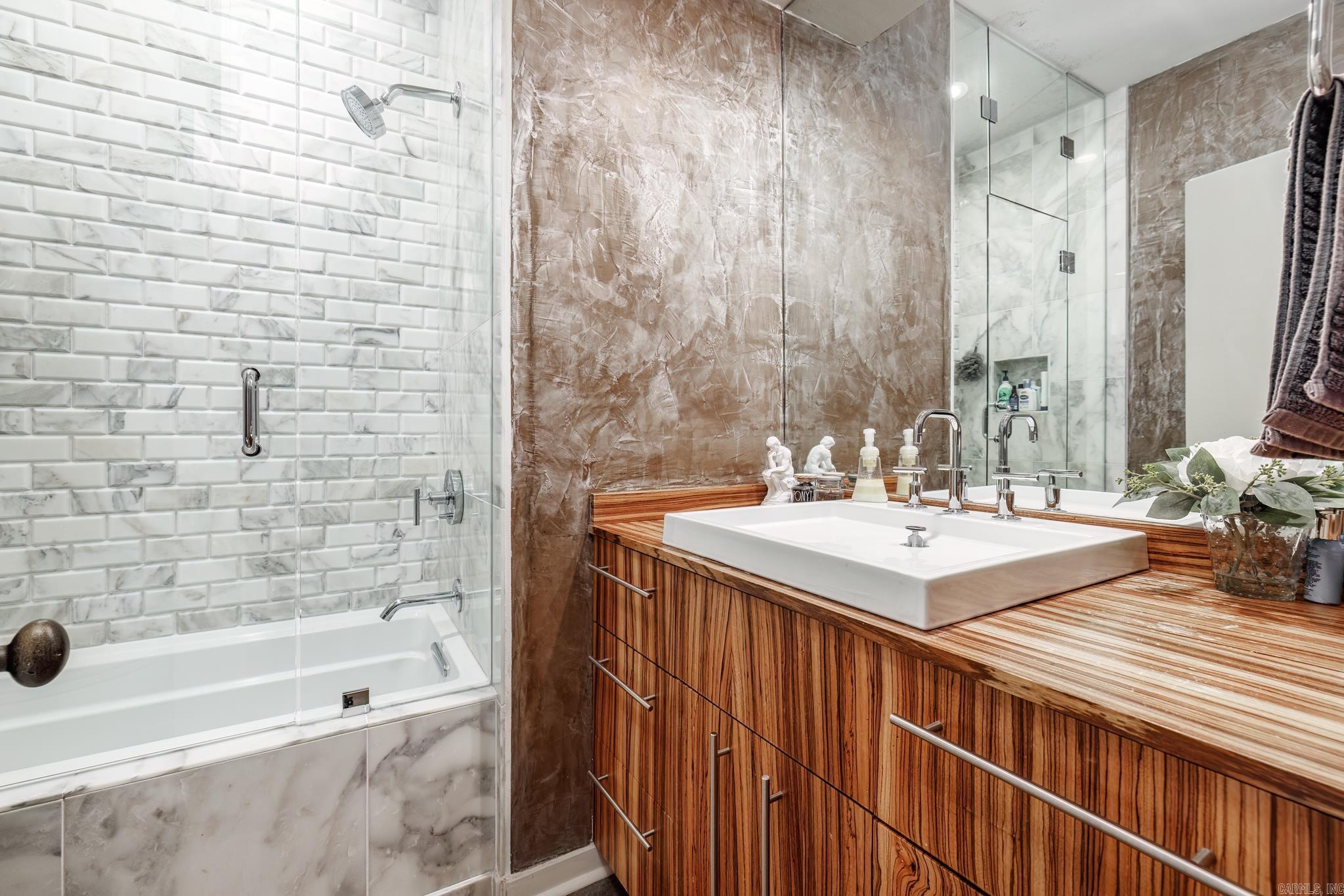 RIVERVIEW POINT - Residential