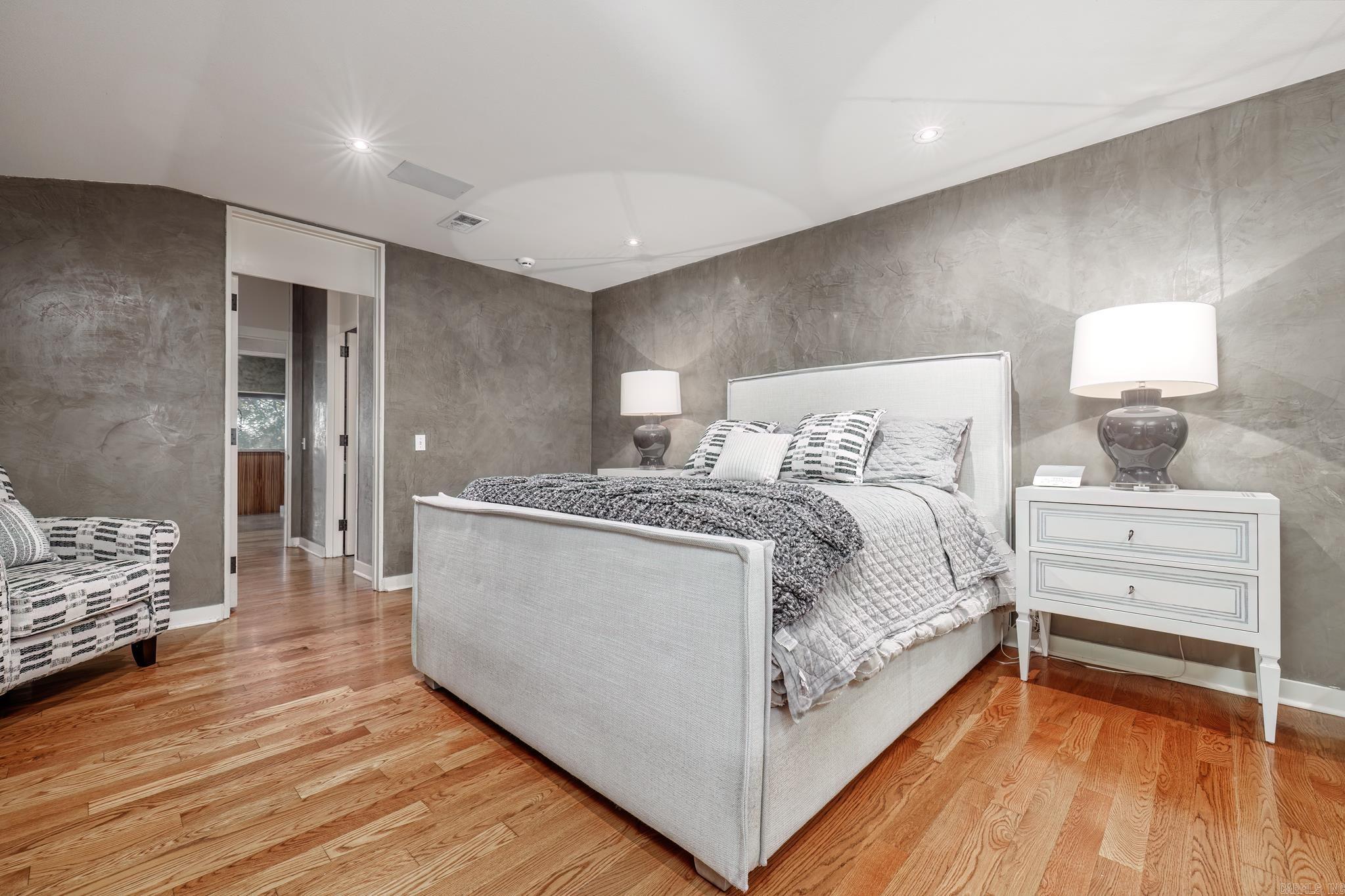 RIVERVIEW POINT - Residential