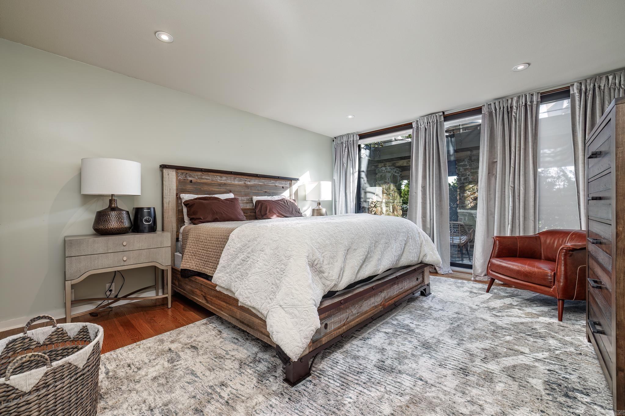 RIVERVIEW POINT - Residential