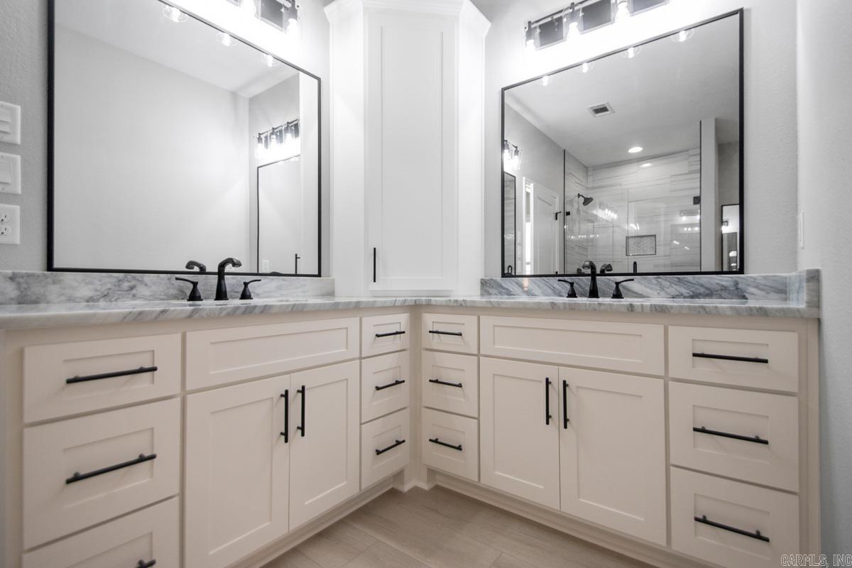 WINCHESTER ESTATES - Residential