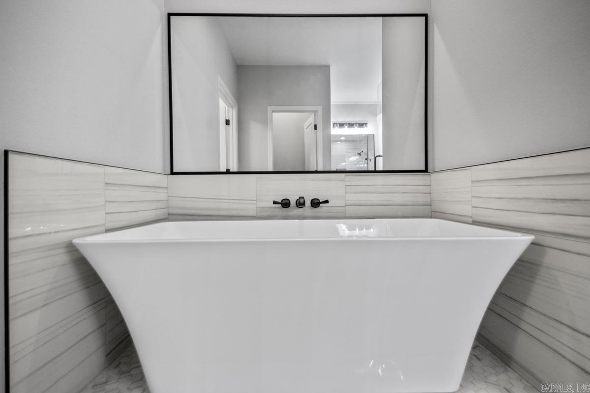 WINCHESTER ESTATES - Residential