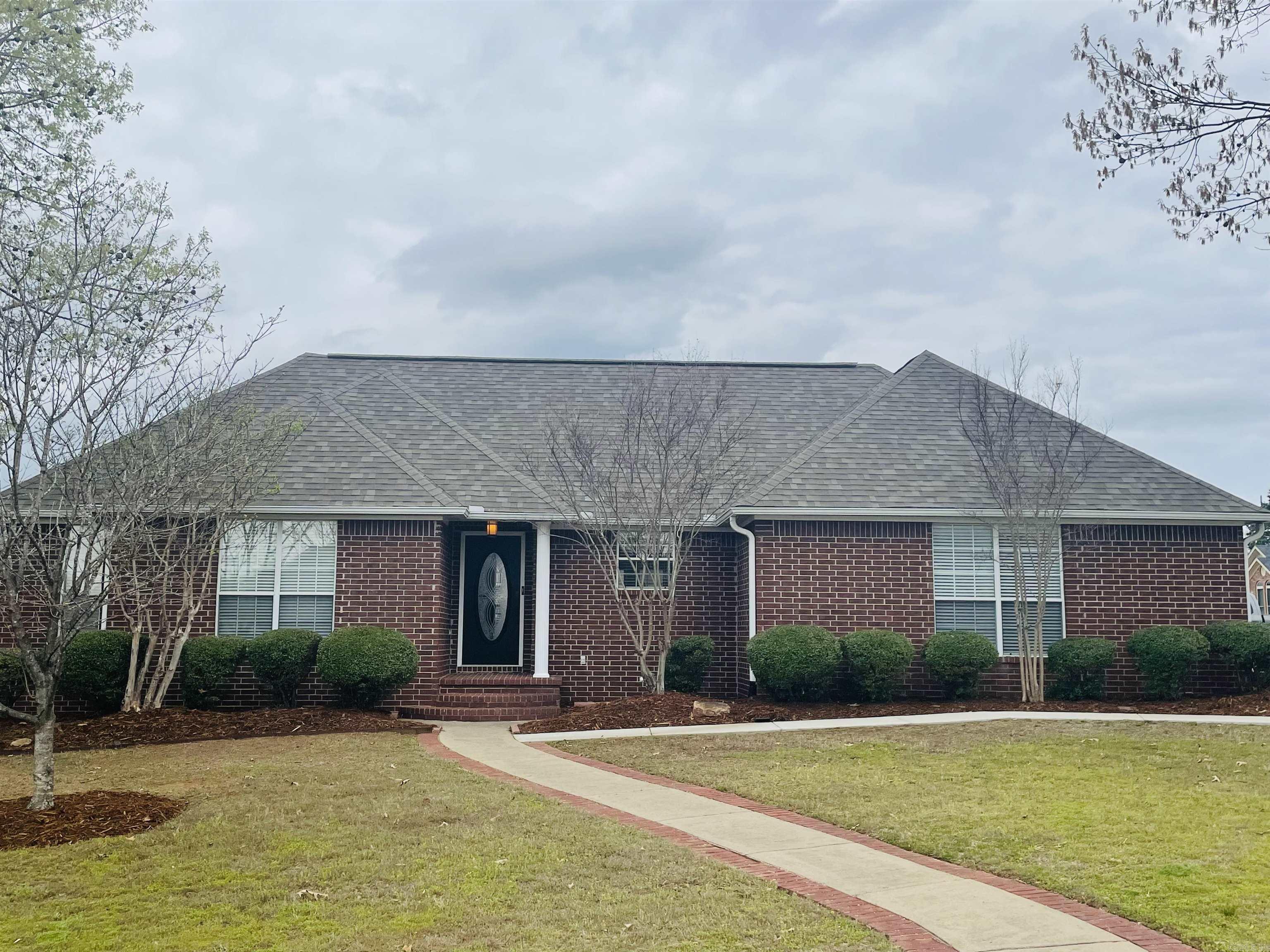 Well maintained 3/2 home with a split bedroom plan in desirable Cutter Ridge Subdivision close to shopping, restaurants and a walking trail! Among the many upgrades are a new architectural roof (2024), new nest smoke alarm (2025), new water heater (2021), upgraded master bath, new HVAC system (2016), new dishwasher, oven, stove (2015), new over-the range microwave (2023) and a keyless front door entry. Attic has ridge vents and extra blown in insulation for energy efficiency. Kitchen offers under counter lighting, sink in the laundry room, gas log fp, side load garage, backyard includes a deck and a gazebo. Don't miss this rare opportunity!