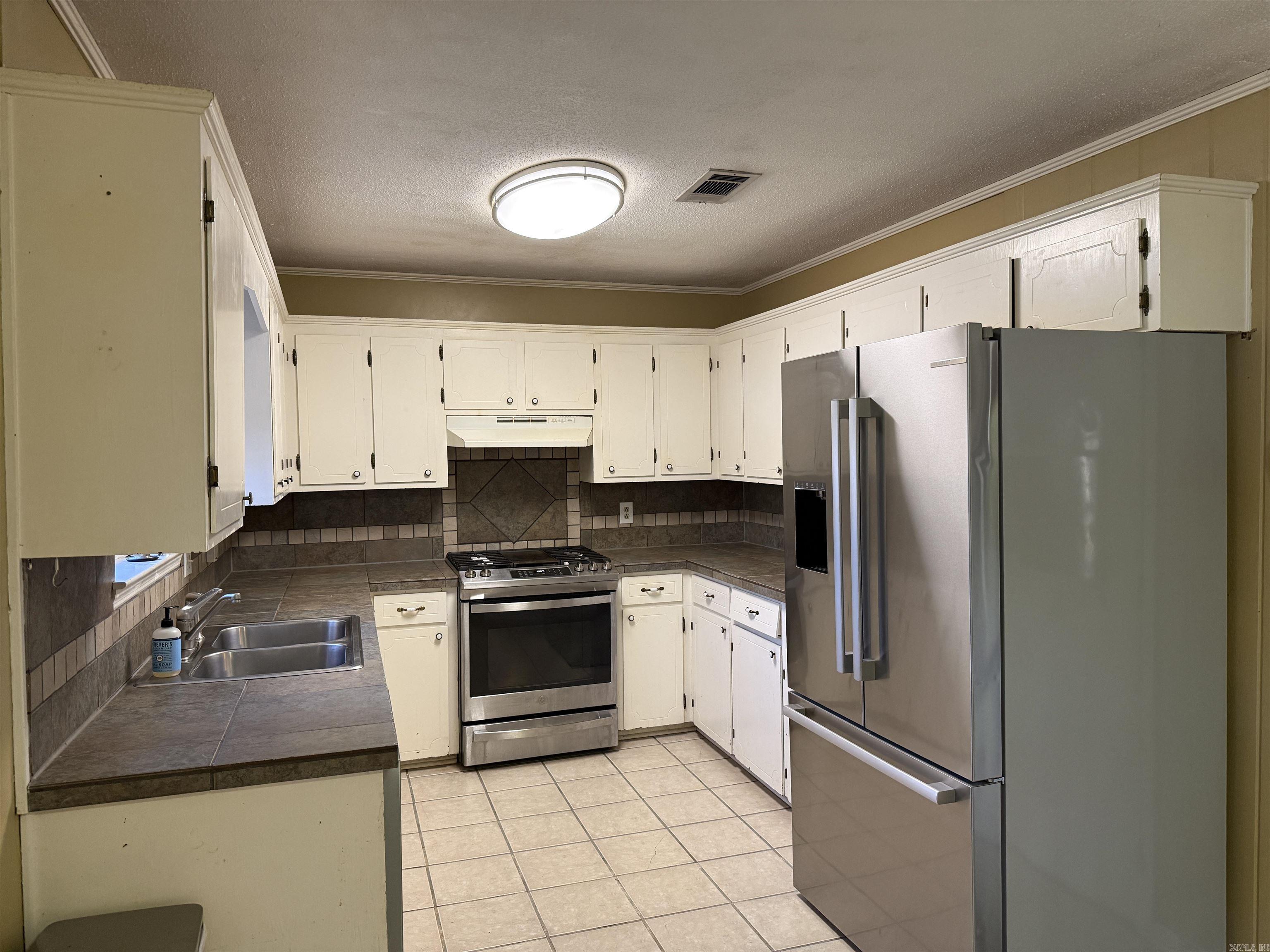 TWIN LAKES PLANNED - Residential