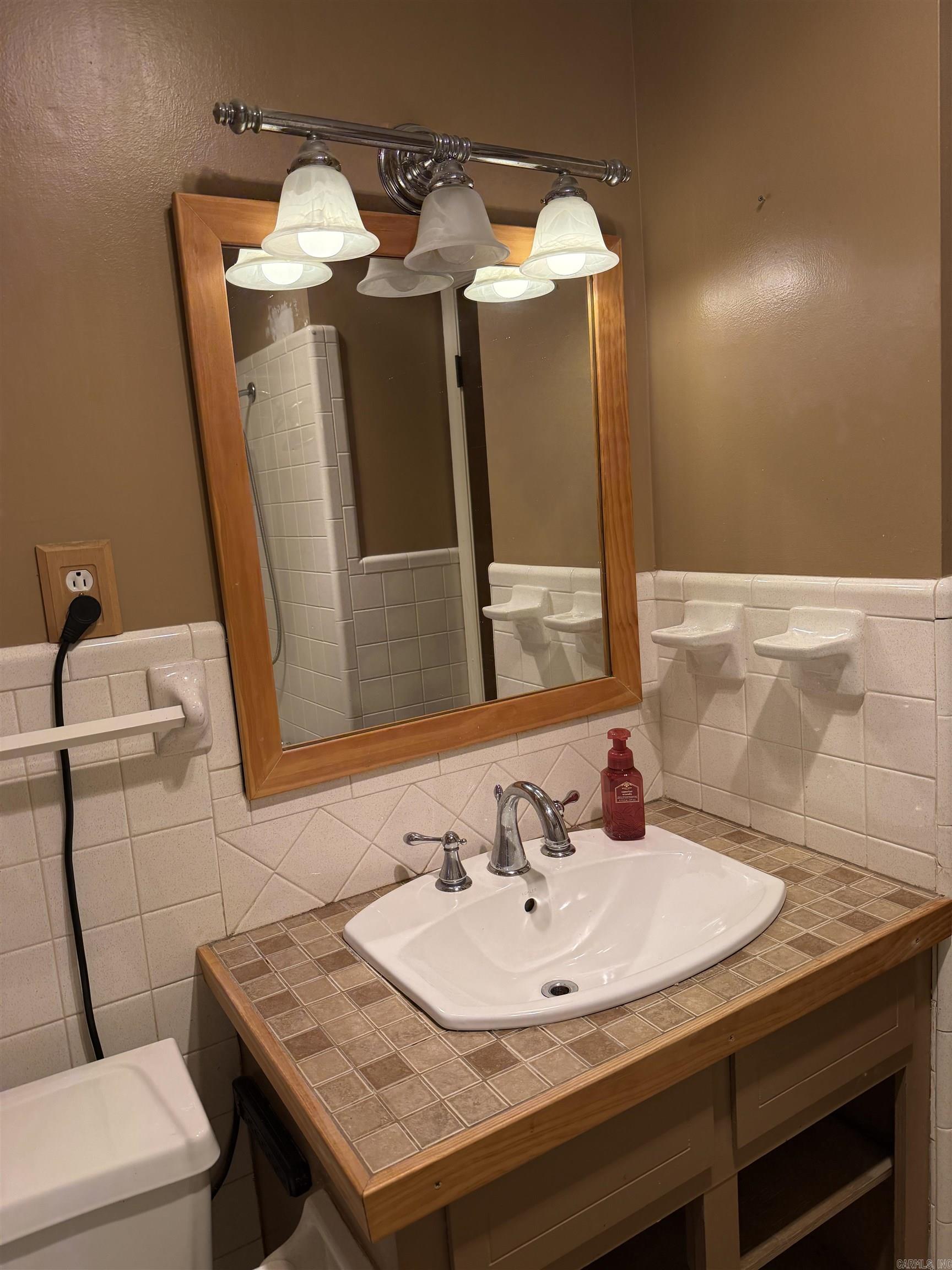 TWIN LAKES PLANNED - Residential