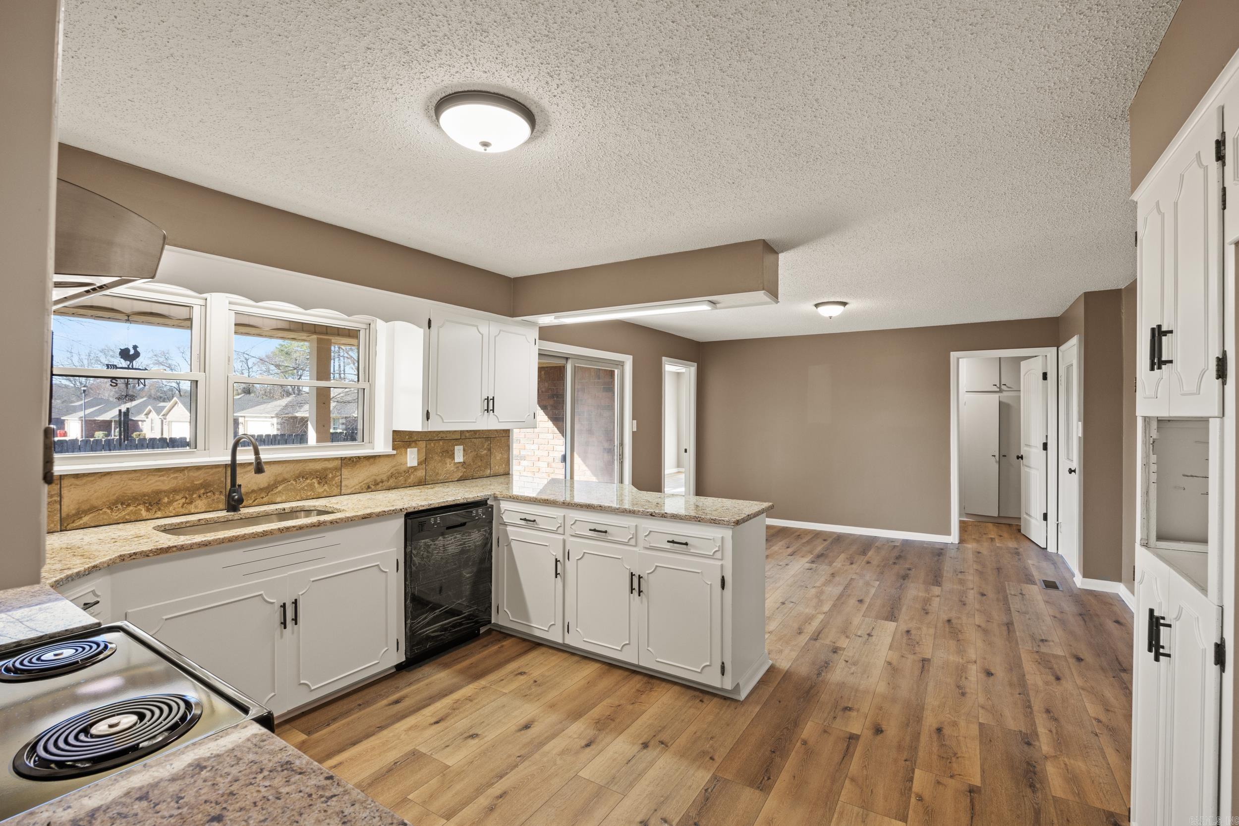 LEGACY PLACE - Residential