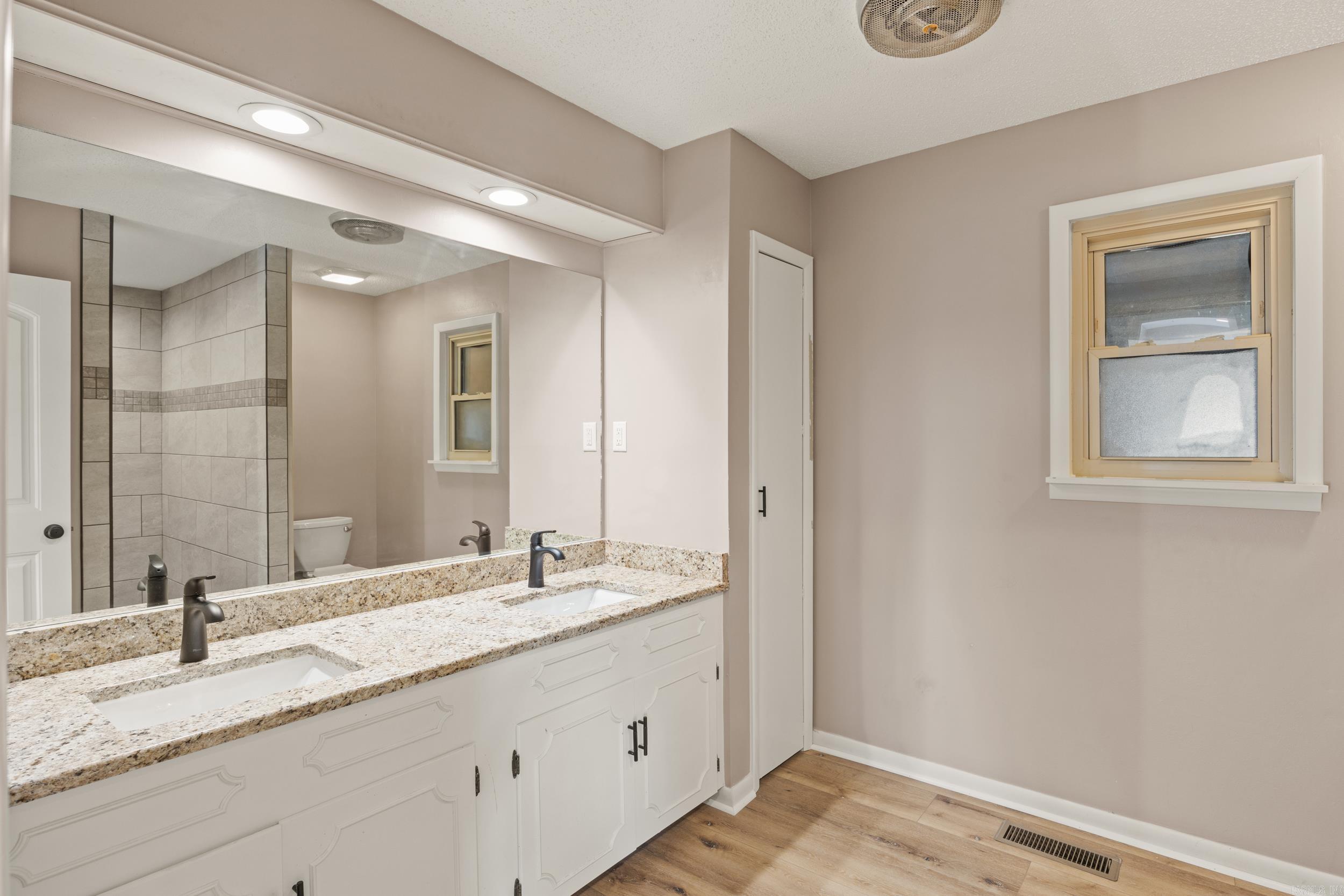 LEGACY PLACE - Residential