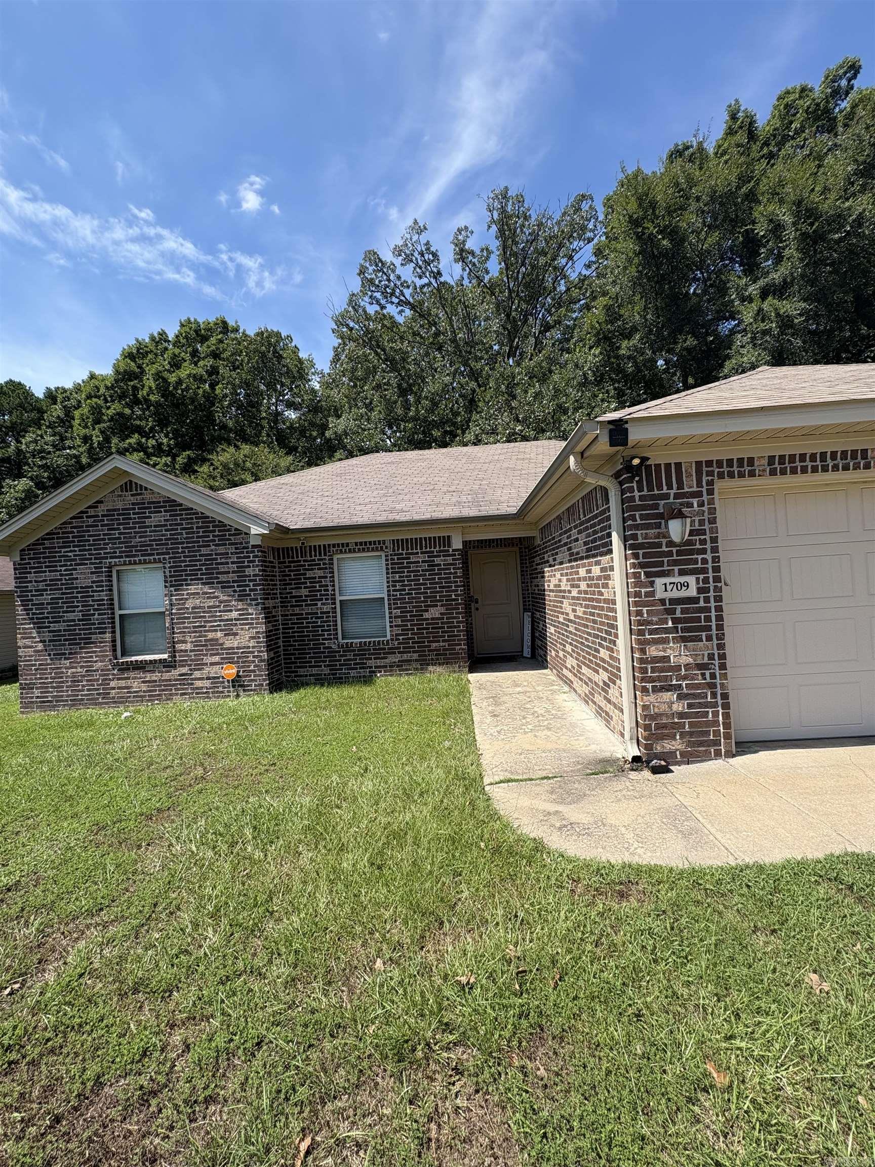 AUBURN HILLS - Residential
