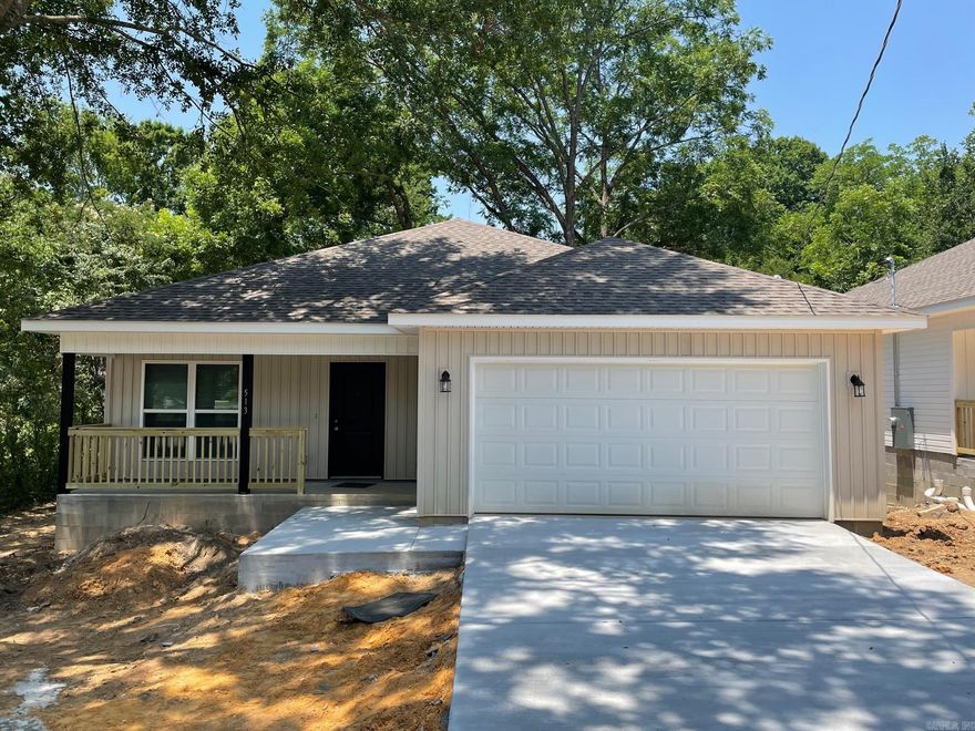 Beautiful New Construction with 3 bedrooms and 2 bathrooms!