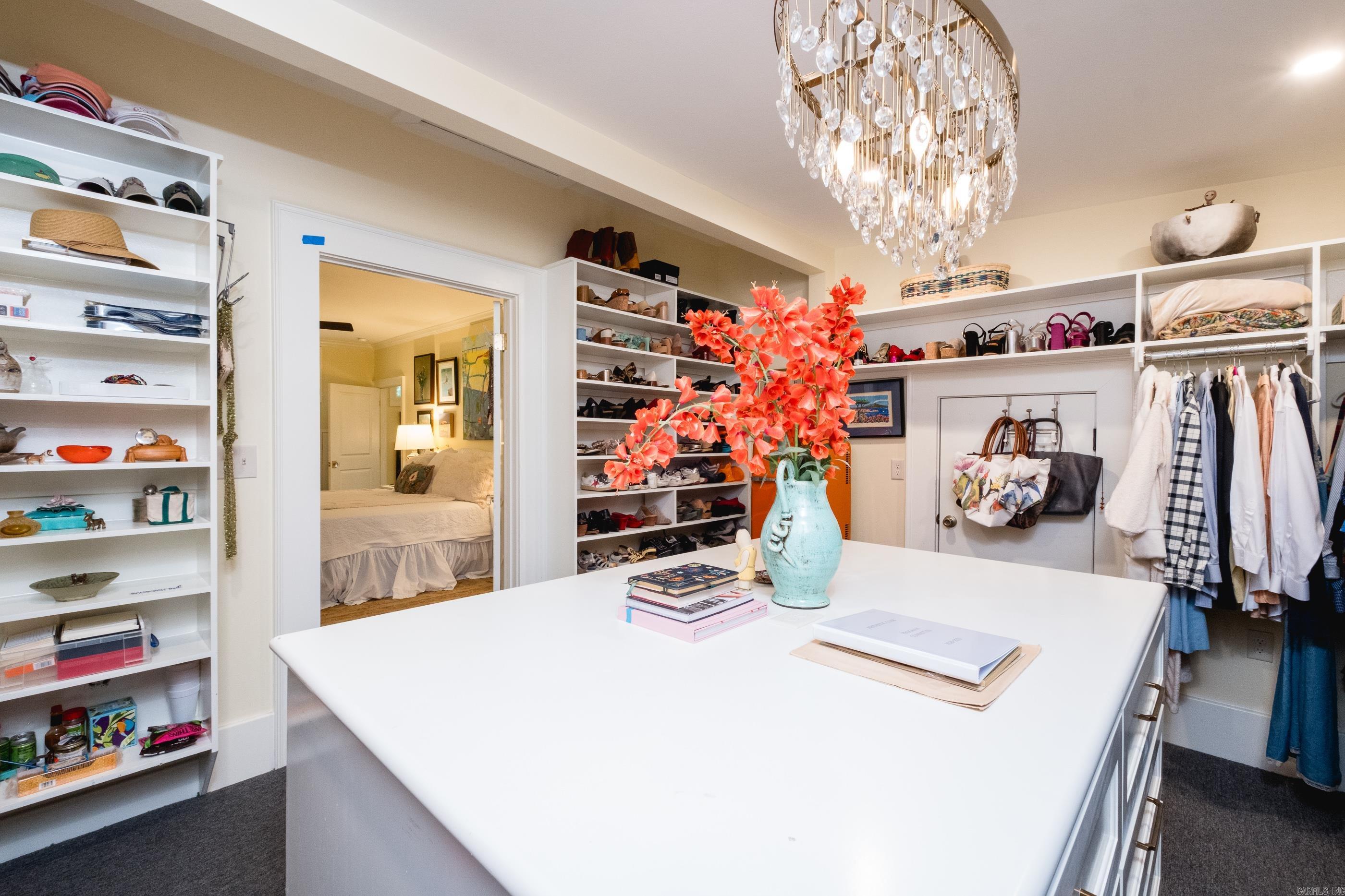 COUNTRY CLUB HGTS - Residential