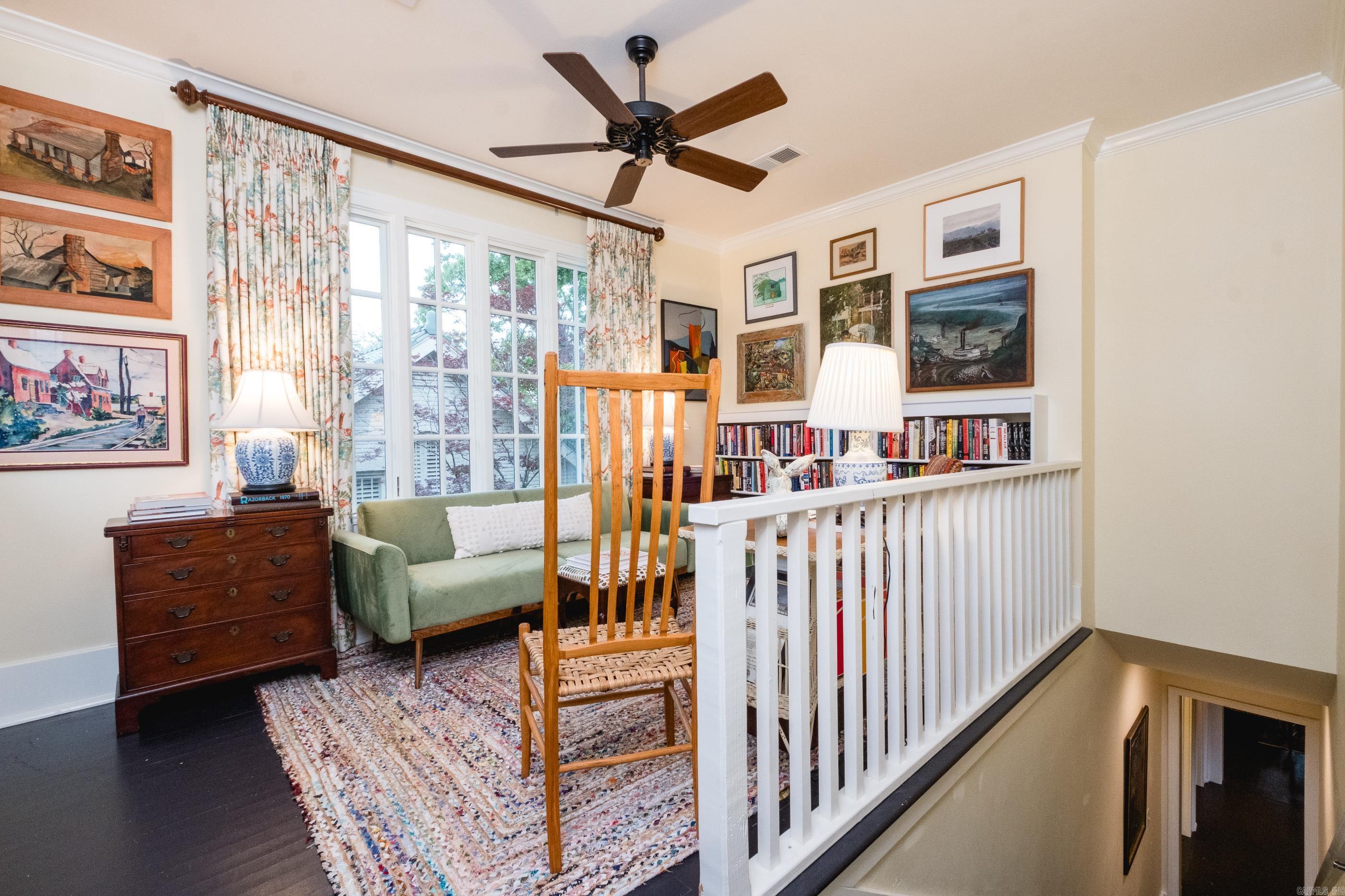 COUNTRY CLUB HGTS - Residential