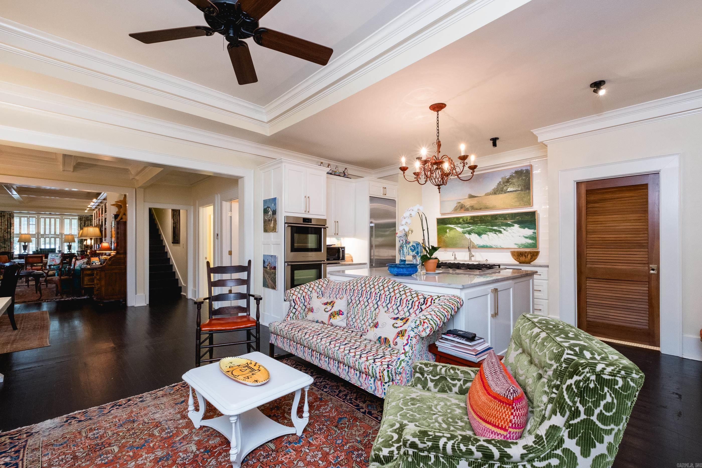 COUNTRY CLUB HGTS - Residential