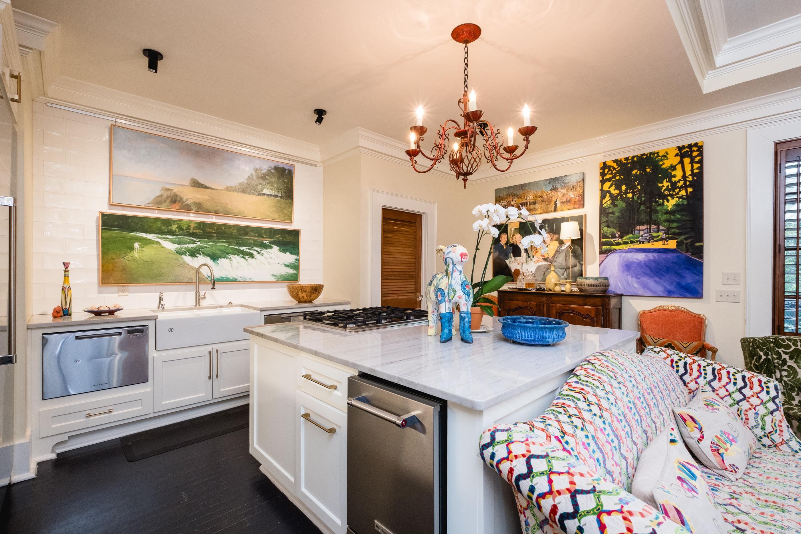 COUNTRY CLUB HGTS - Residential