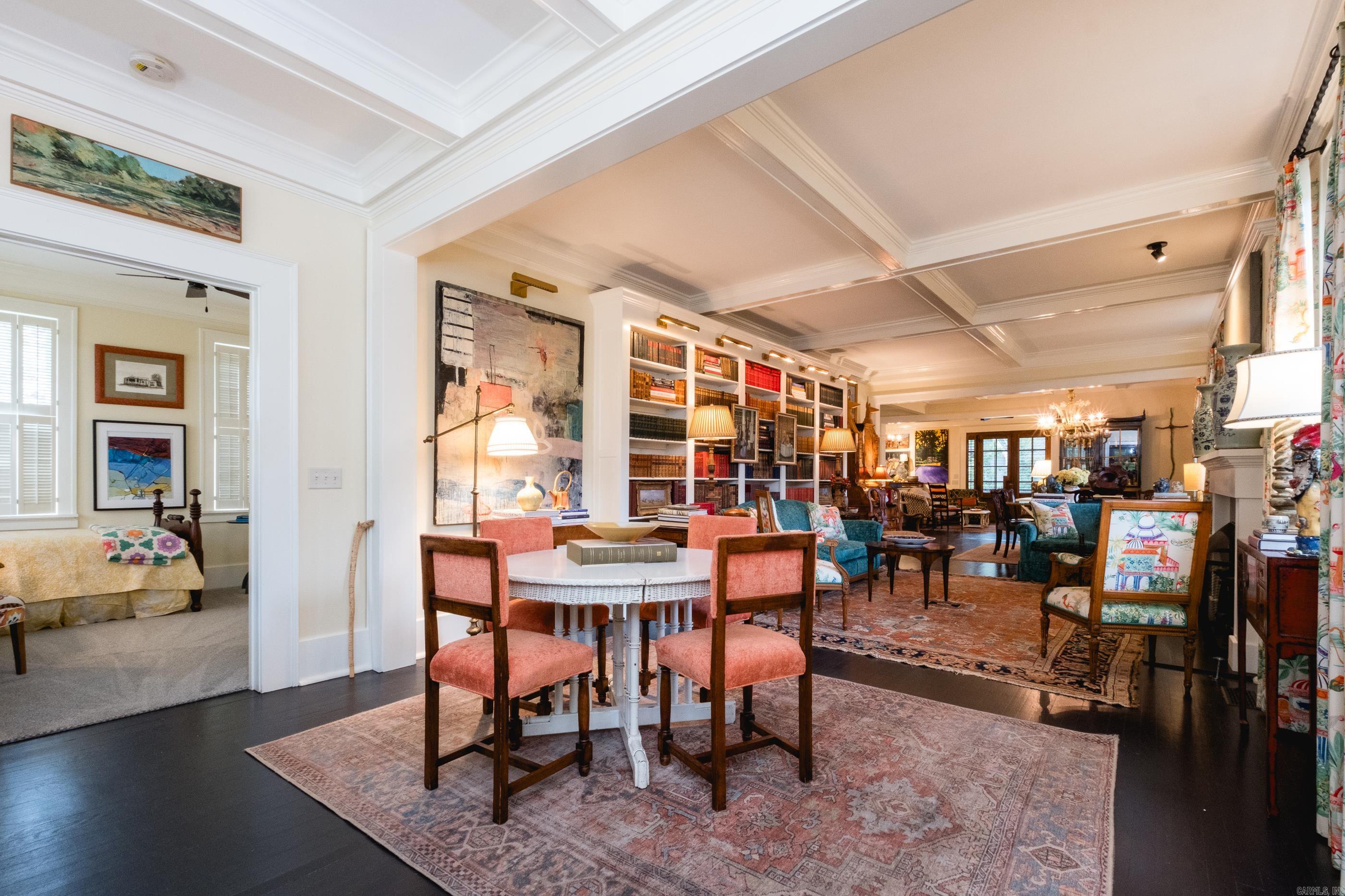 COUNTRY CLUB HGTS - Residential