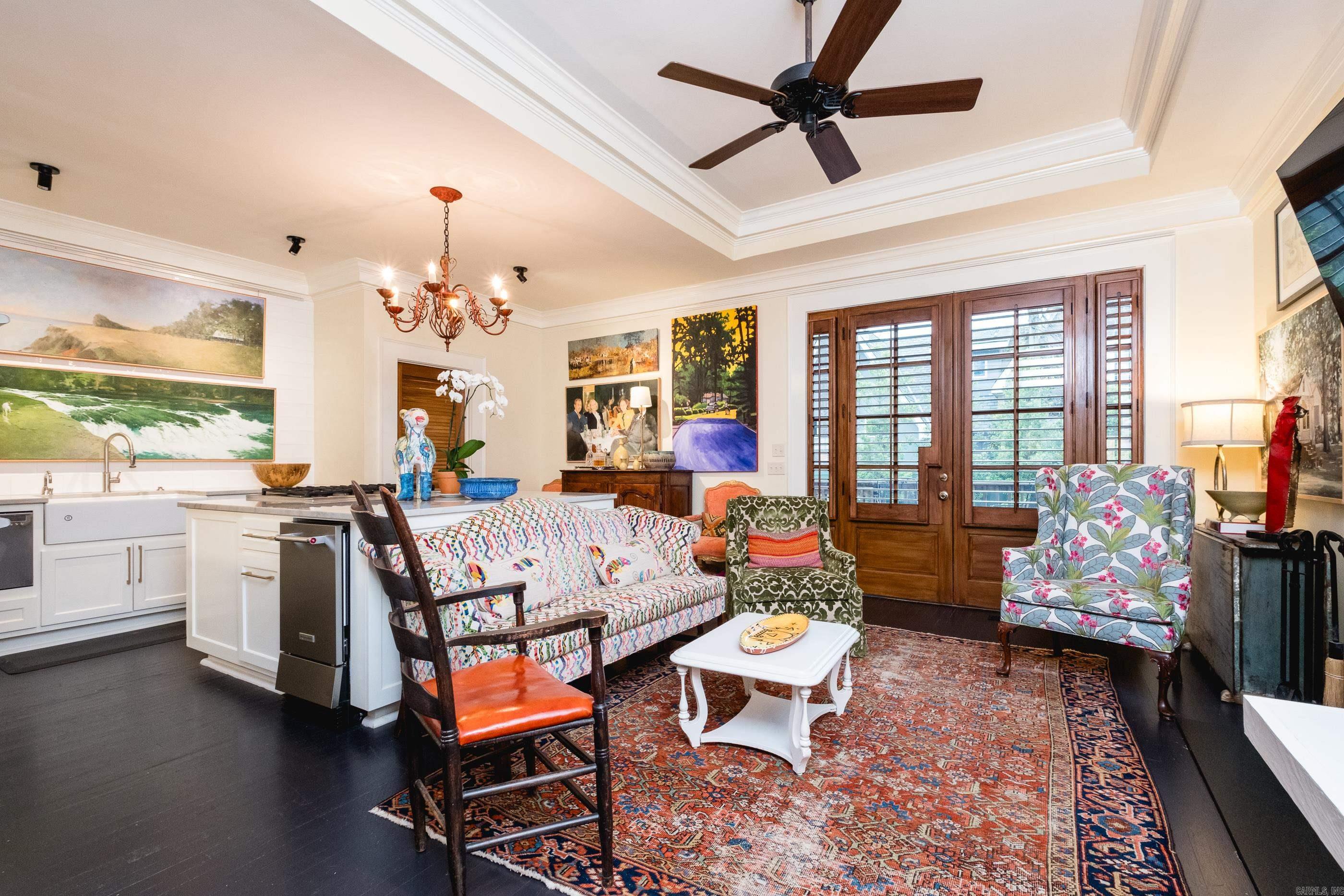 COUNTRY CLUB HGTS - Residential