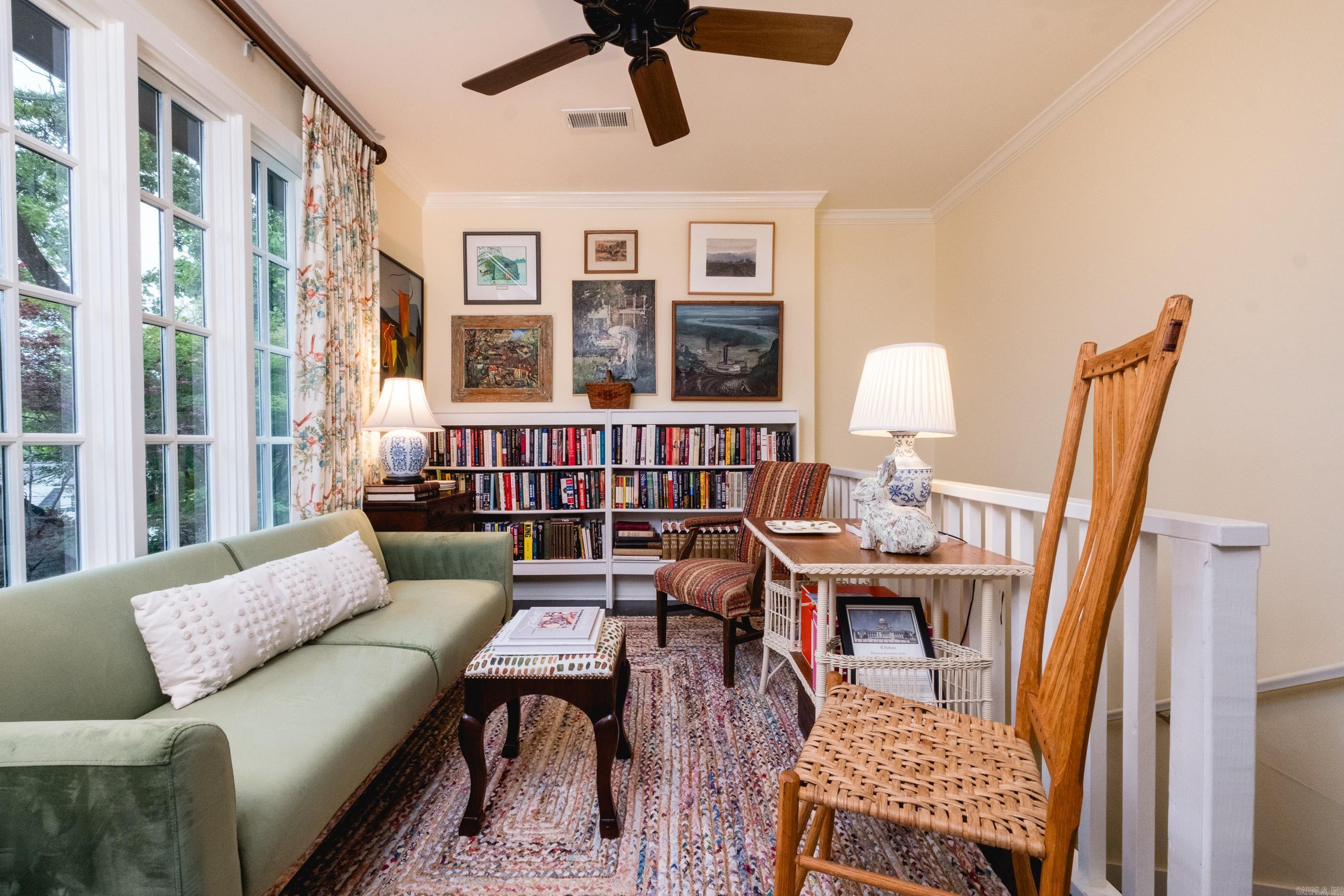 COUNTRY CLUB HGTS - Residential