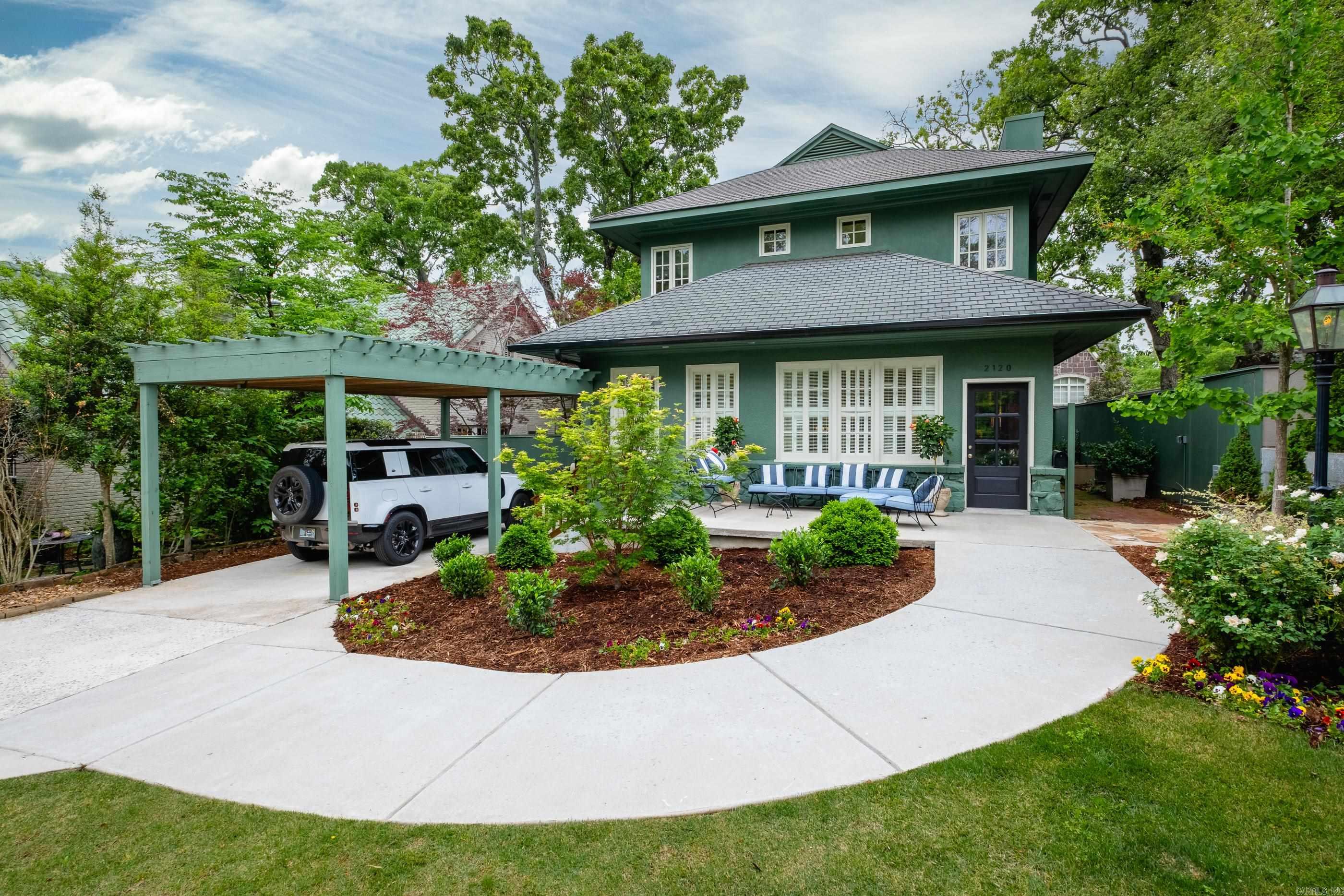 COUNTRY CLUB HGTS - Residential